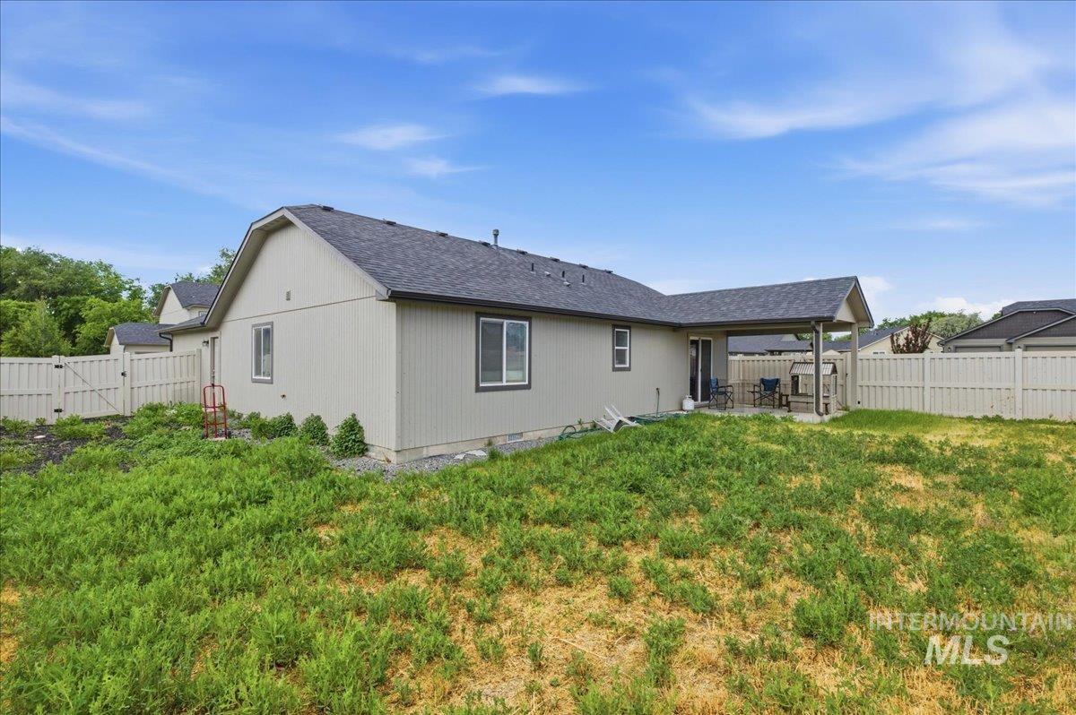 2205 E Elm Grove Dr., Nampa, Idaho 83686, 3 Bedrooms, 2 Bathrooms, Residential For Sale, Price $349,999,MLS 98989661