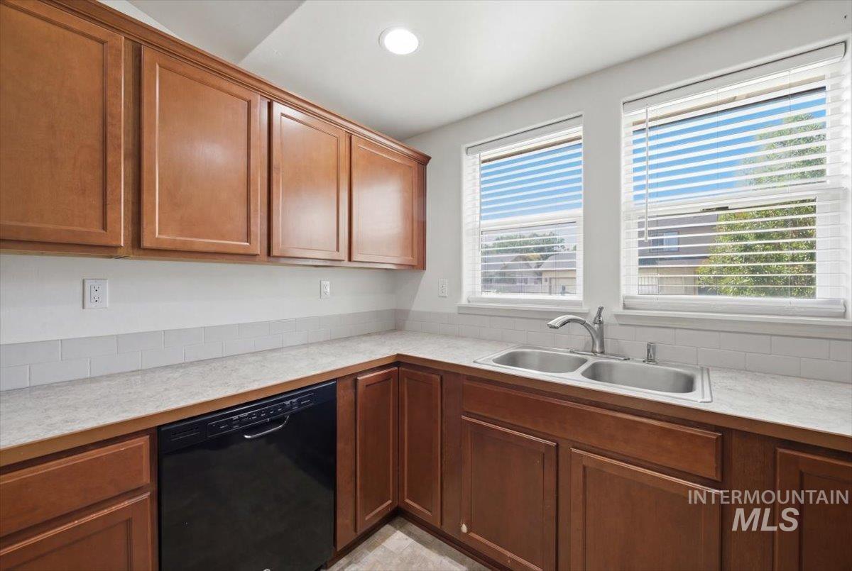 2205 E Elm Grove Dr., Nampa, Idaho 83686, 3 Bedrooms, 2 Bathrooms, Residential For Sale, Price $349,999,MLS 98989661