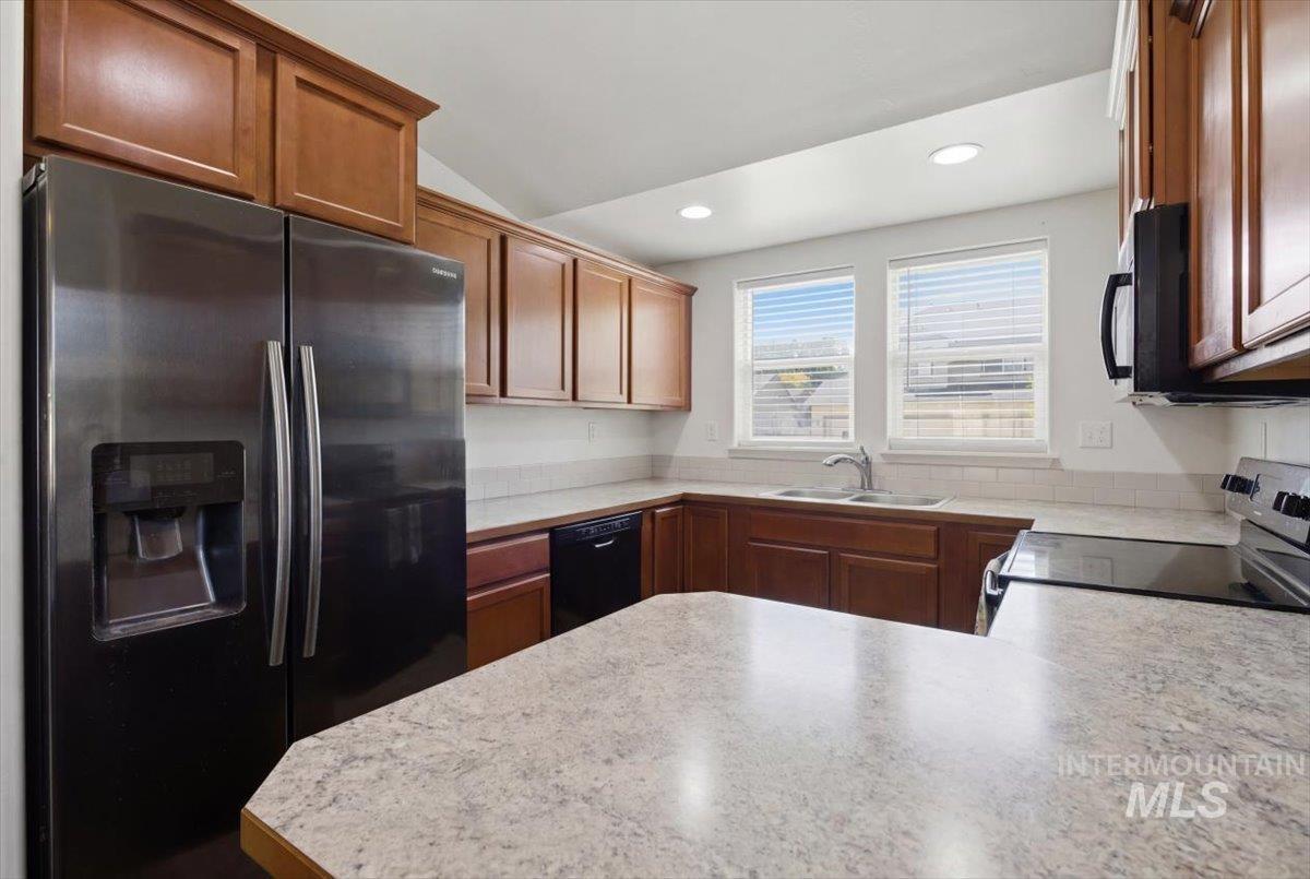 2205 E Elm Grove Dr., Nampa, Idaho 83686, 3 Bedrooms, 2 Bathrooms, Residential For Sale, Price $349,999,MLS 98989661