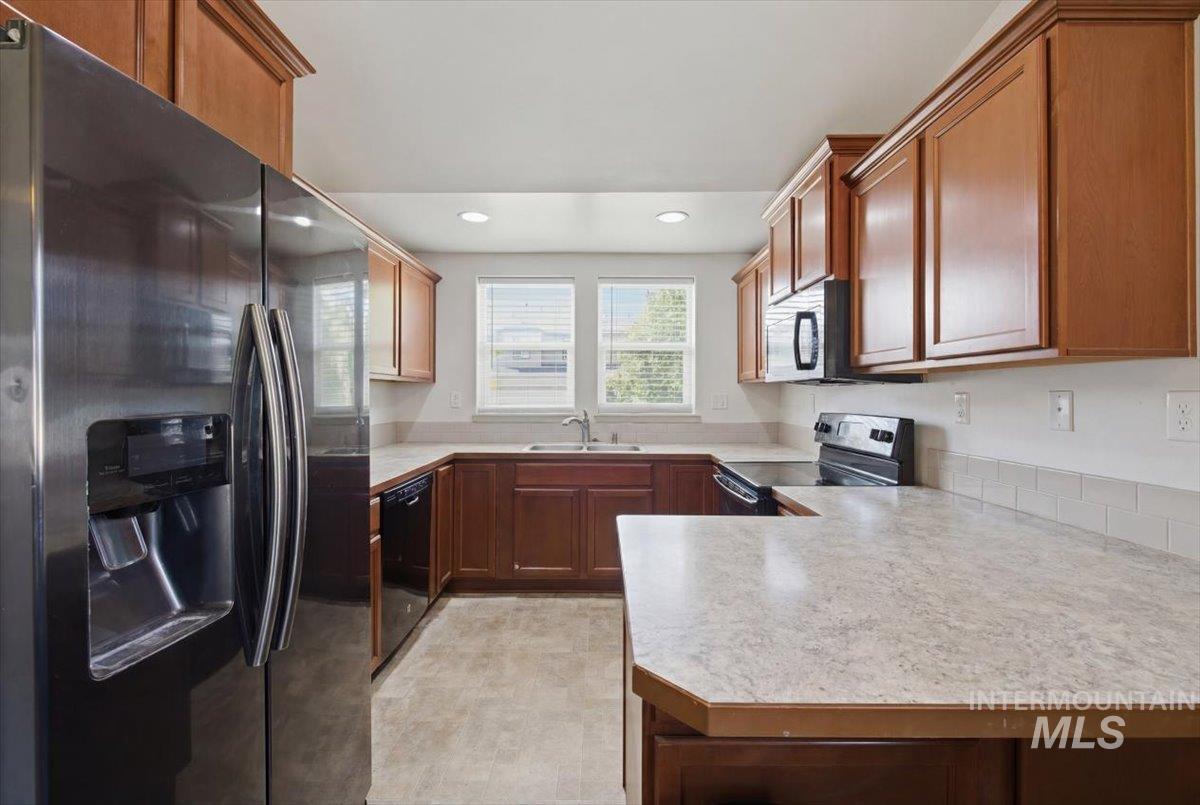 2205 E Elm Grove Dr., Nampa, Idaho 83686, 3 Bedrooms, 2 Bathrooms, Residential For Sale, Price $349,999,MLS 98989661