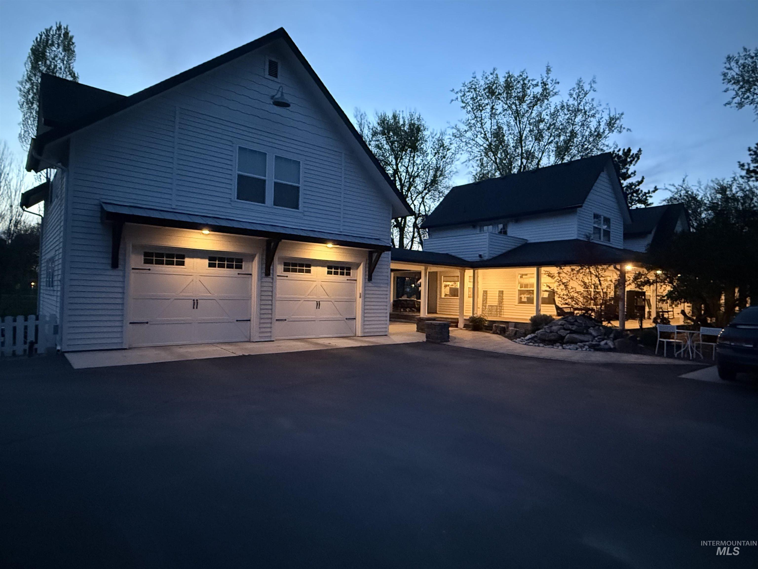1825 W Beacon Light Rd, Eagle, Idaho 83616, 4 Bedrooms, 3 Bathrooms, Residential For Sale, Price $1,675,000,MLS 98989664