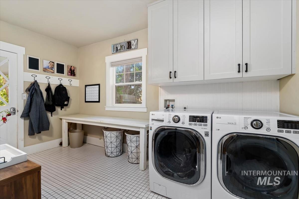 1825 W Beacon Light Rd, Eagle, Idaho 83616, 4 Bedrooms, 3 Bathrooms, Residential For Sale, Price $1,675,000, 98989664