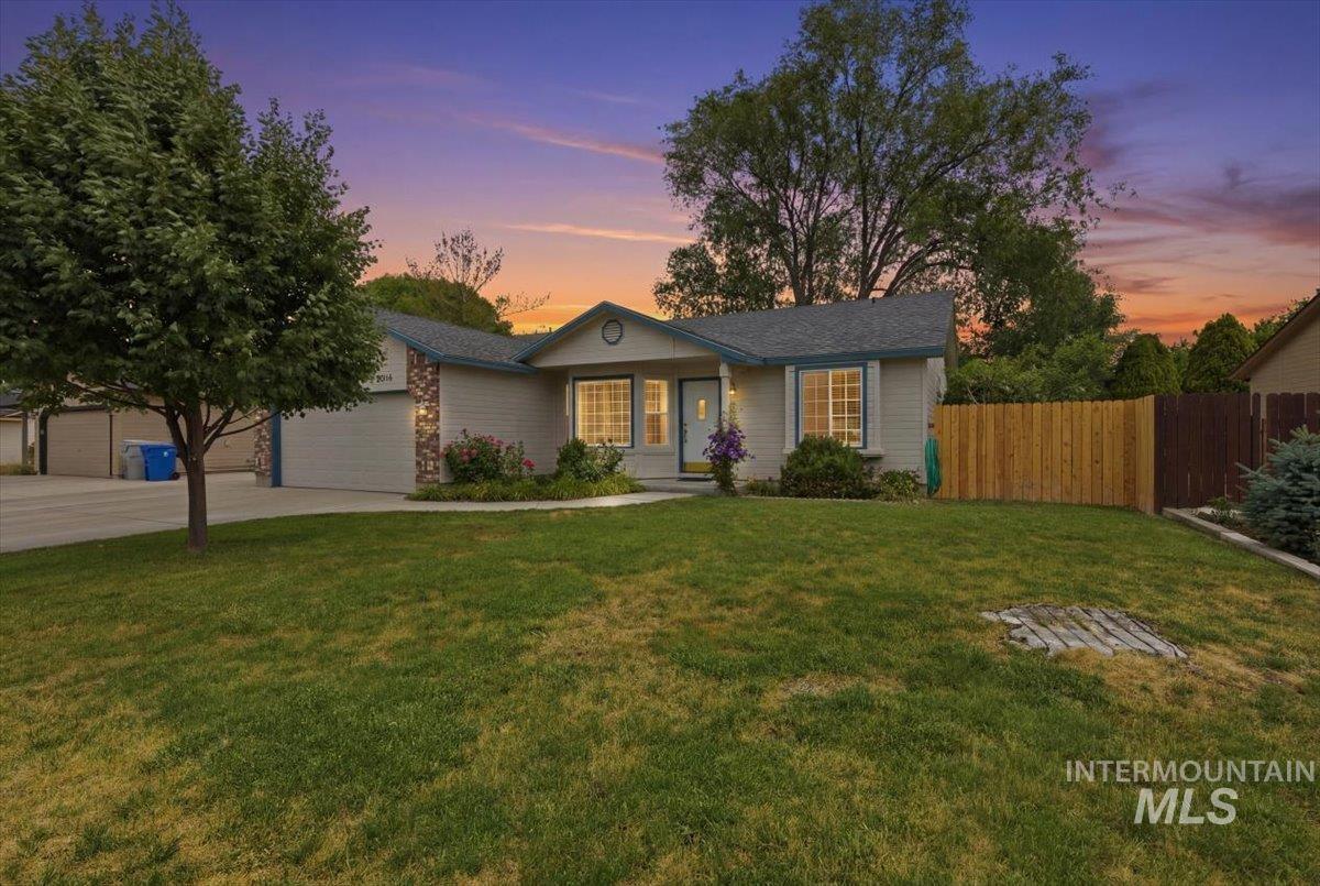 2716 E Castleberg Loop, Nampa, Idaho 83686, 3 Bedrooms, 2 Bathrooms, Residential For Sale, Price $369,900, 98989667