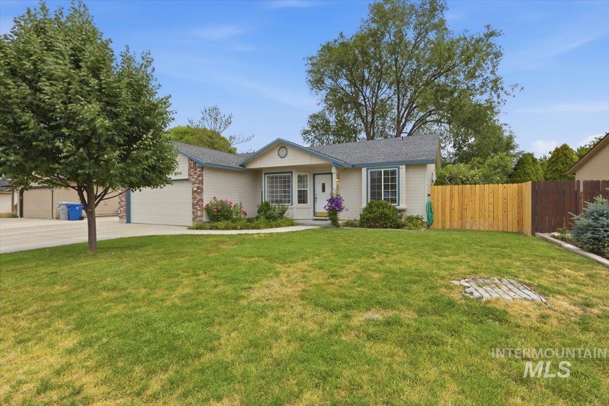 2716 E Castleberg Loop, Nampa, Idaho 83686, 3 Bedrooms, 2 Bathrooms, Residential For Sale, Price $369,900, 98989667