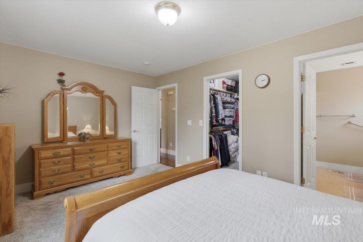 2716 E Castleberg Loop, Nampa, Idaho 83686, 3 Bedrooms, 2 Bathrooms, Residential For Sale, Price $369,900, 98989667