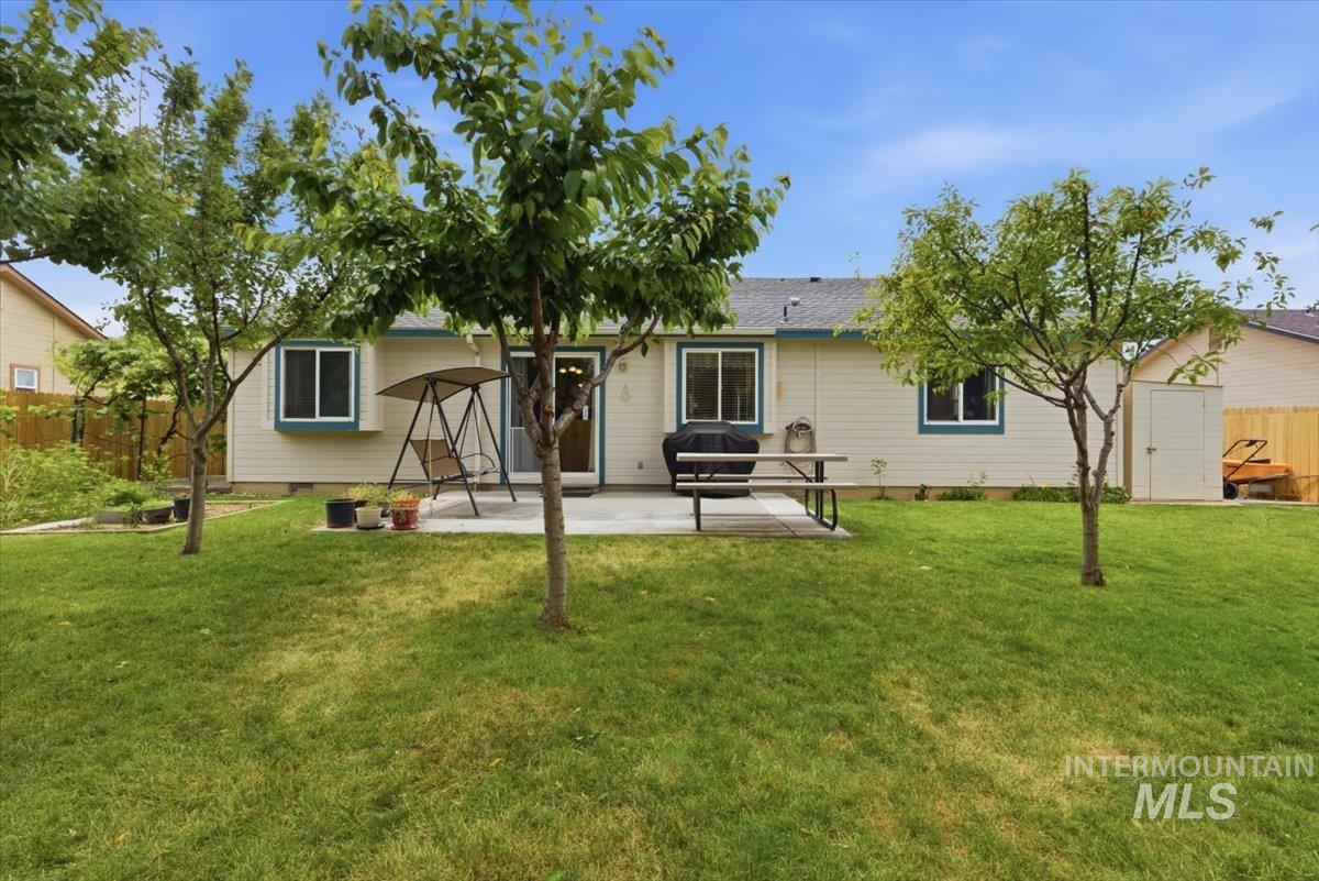 2716 E Castleberg Loop, Nampa, Idaho 83686, 3 Bedrooms, 2 Bathrooms, Residential For Sale, Price $369,900, 98989667