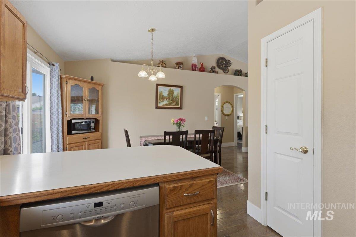 2716 E Castleberg Loop, Nampa, Idaho 83686, 3 Bedrooms, 2 Bathrooms, Residential For Sale, Price $369,900, 98989667