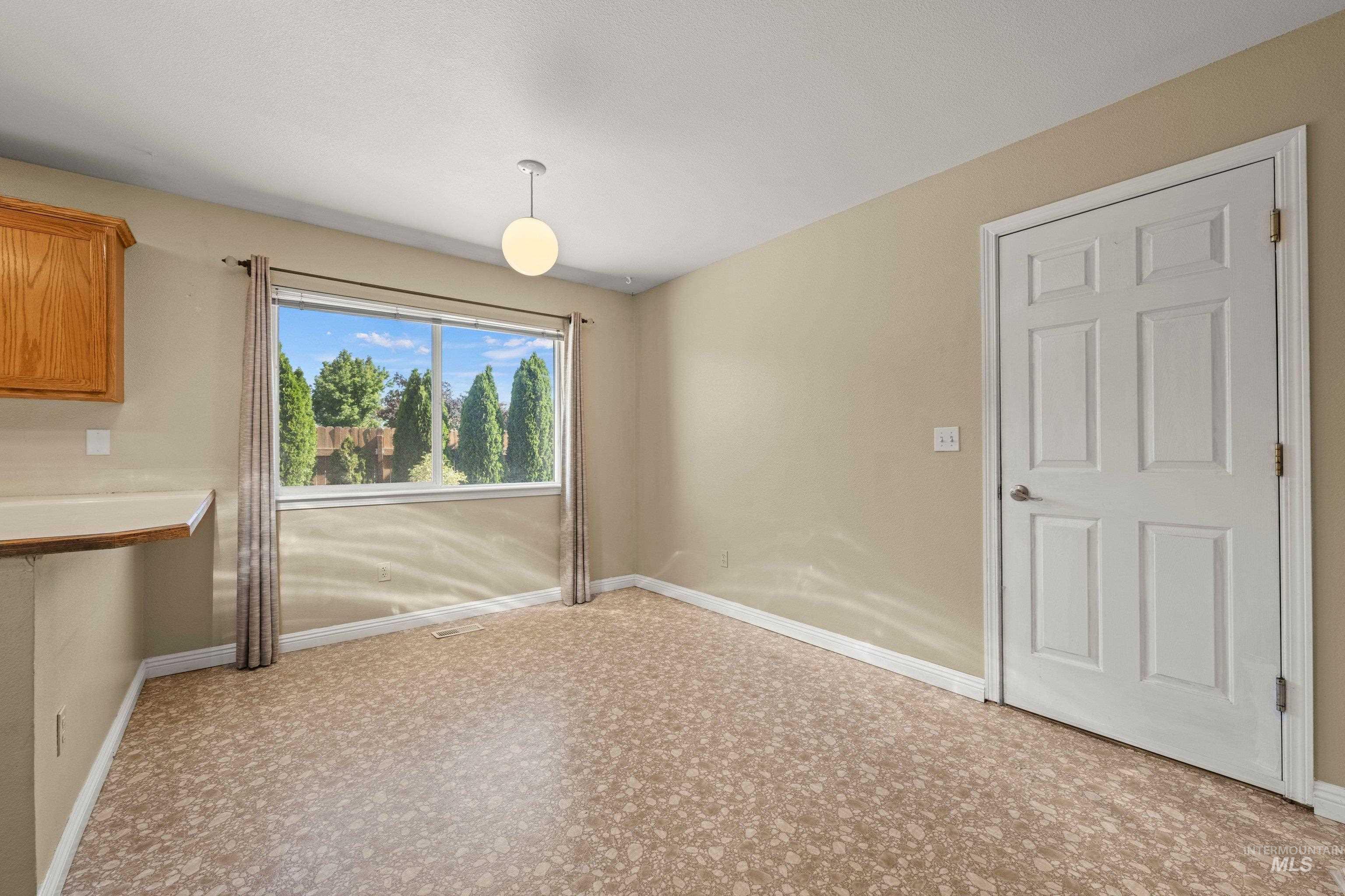 156 E Eastbrook Ct, Meridian, Idaho 83646, 3 Bedrooms, 2 Bathrooms, Residential For Sale, Price $389,900, 98989668
