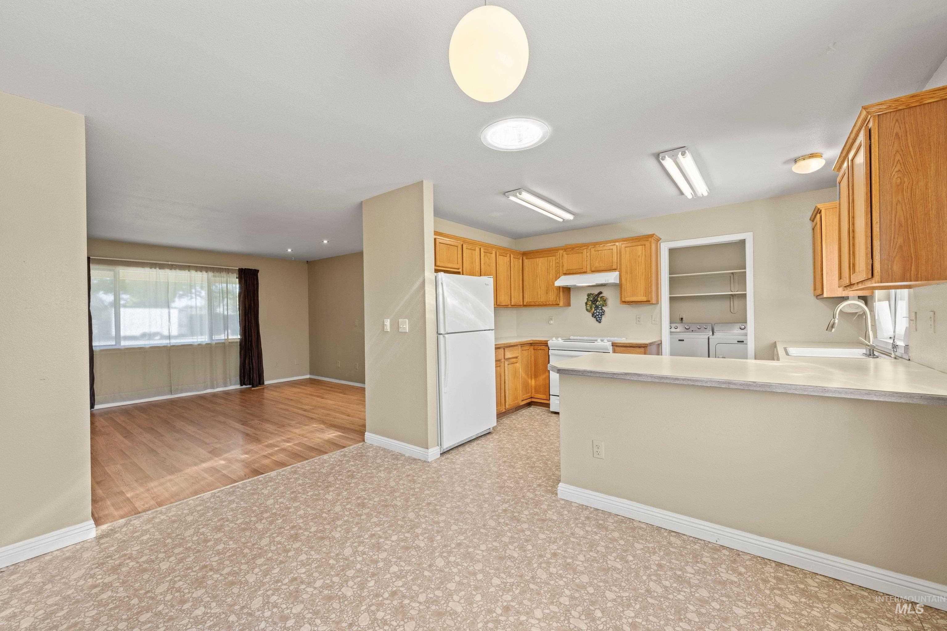 156 E Eastbrook Ct, Meridian, Idaho 83646, 3 Bedrooms, 2 Bathrooms, Residential For Sale, Price $389,900, 98989668