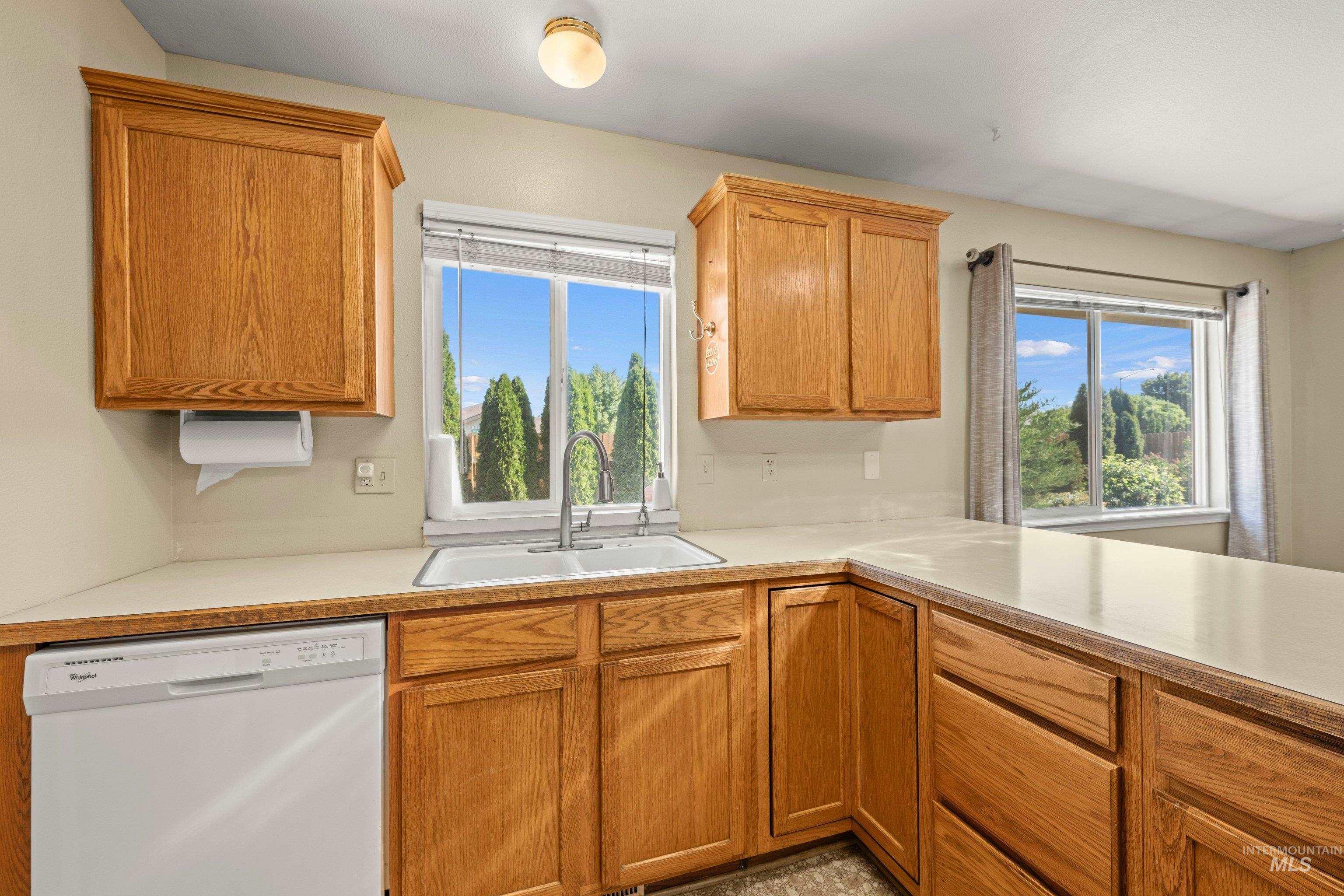 156 E Eastbrook Ct, Meridian, Idaho 83646, 3 Bedrooms, 2 Bathrooms, Residential For Sale, Price $389,900, 98989668