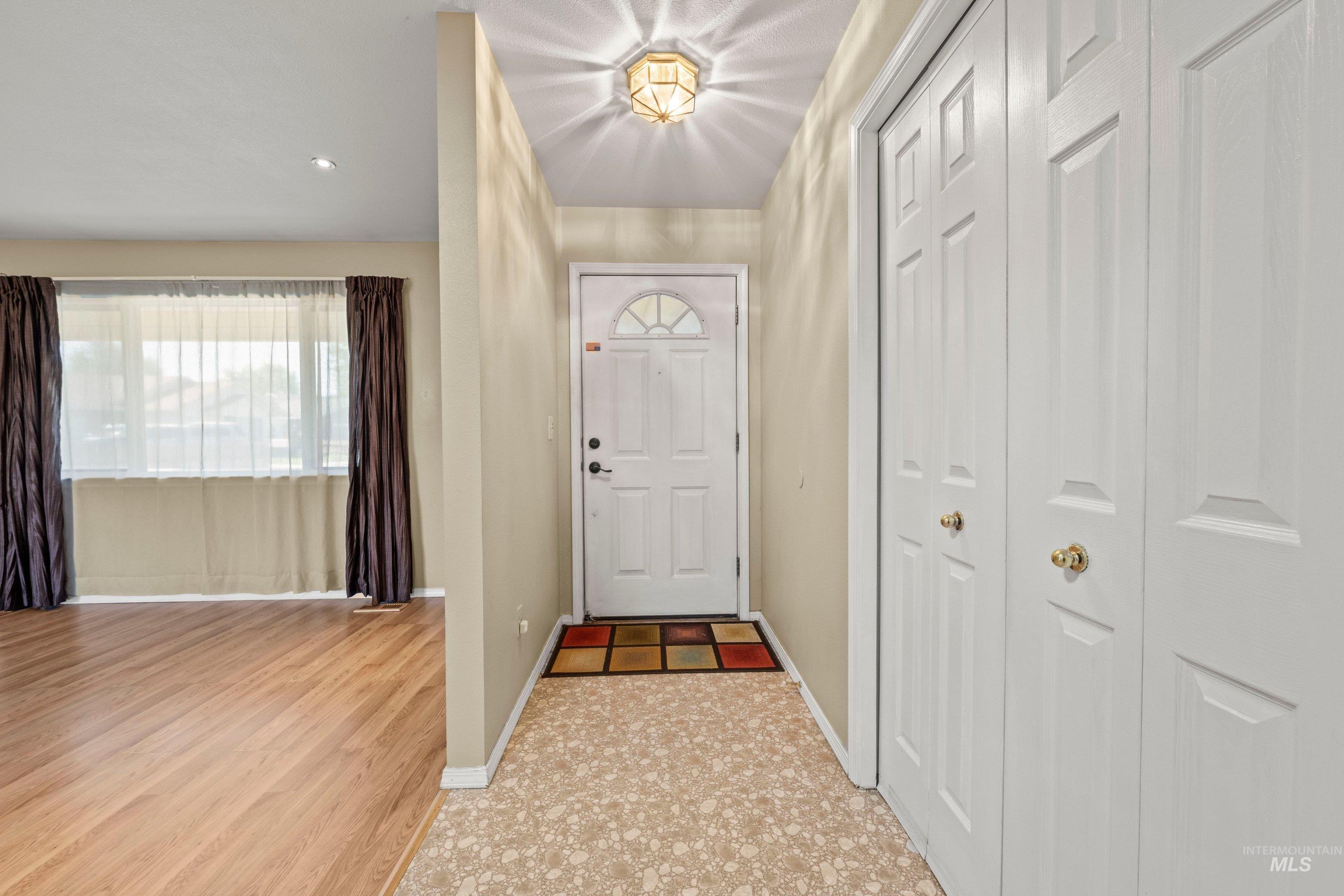156 E Eastbrook Ct, Meridian, Idaho 83646, 3 Bedrooms, 2 Bathrooms, Residential For Sale, Price $389,900, 98989668