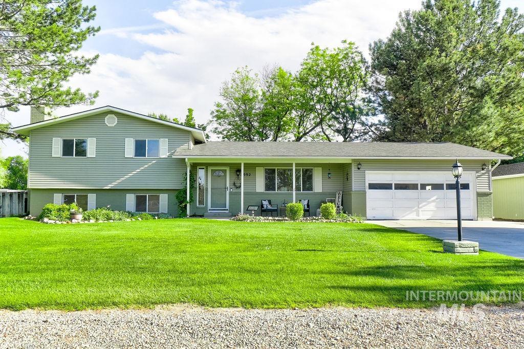 2992 9th Ave E, Twin Falls, Idaho 83301, 4 Bedrooms, 4 Bathrooms, Residential For Sale, Price $540,000, 98989670