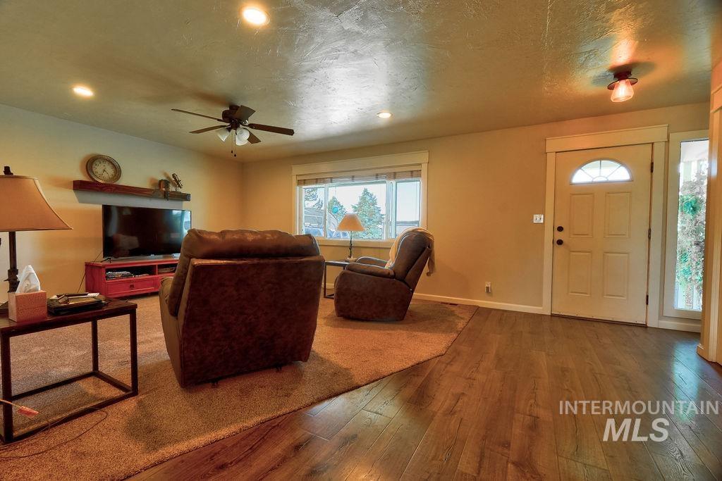 2992 9th Ave E, Twin Falls, Idaho 83301, 4 Bedrooms, 4 Bathrooms, Residential For Sale, Price $540,000, 98989670