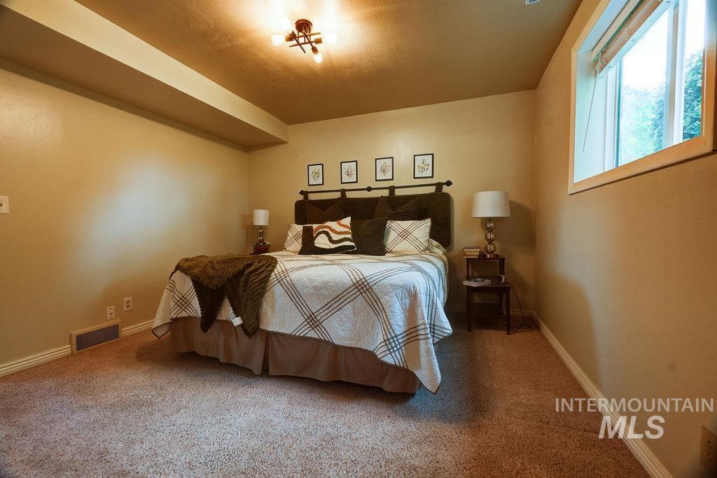 2992 9th Ave E, Twin Falls, Idaho 83301, 4 Bedrooms, 4 Bathrooms, Residential For Sale, Price $540,000, 98989670