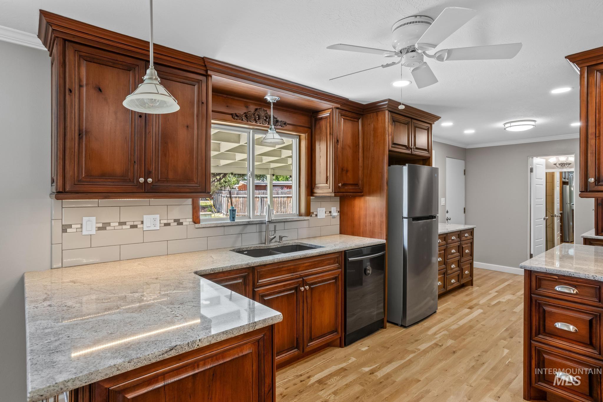 7201 W Maxwell, Boise, Idaho 83704, 5 Bedrooms, 2 Bathrooms, Residential For Sale, Price $699,900, 98989672