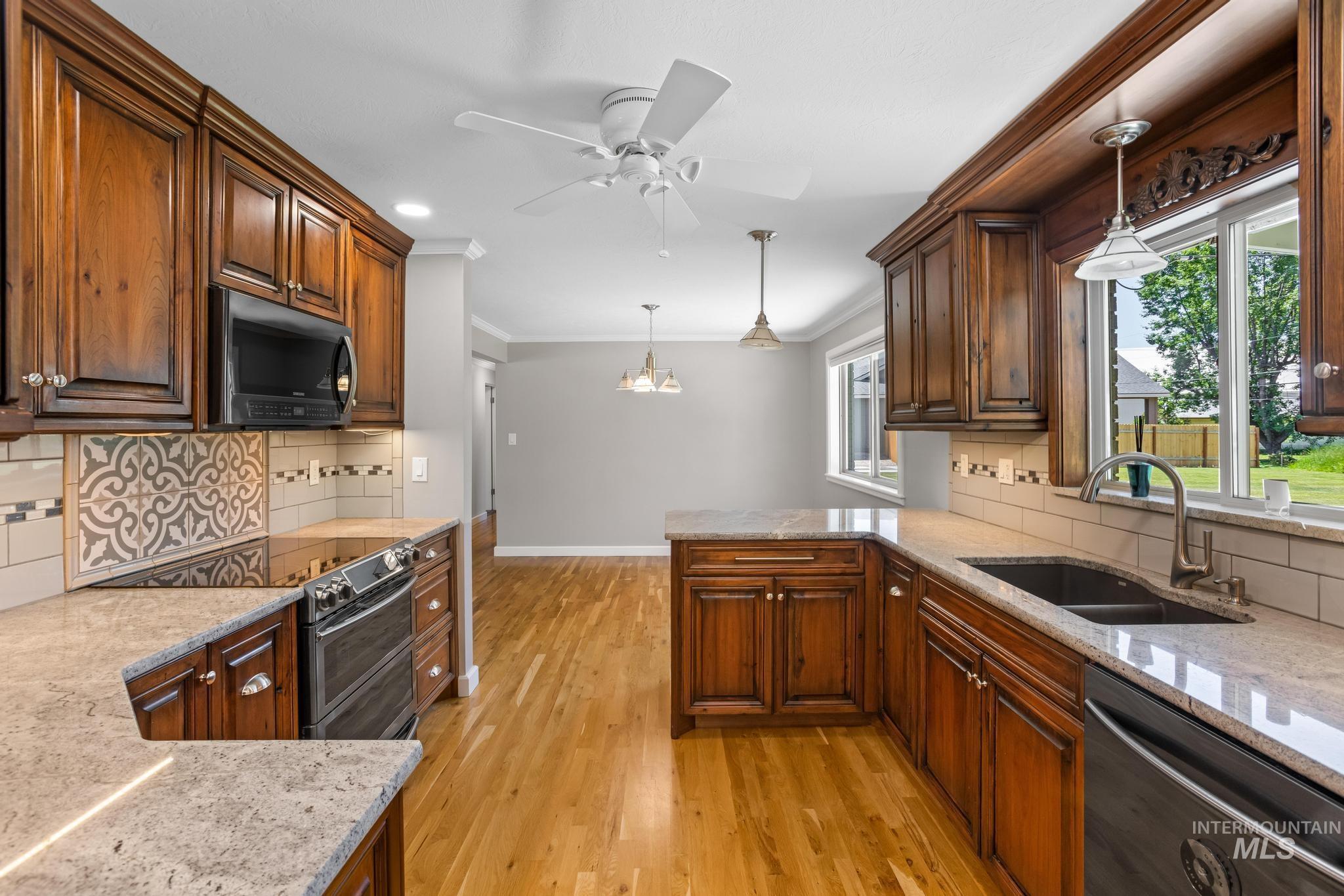 7201 W Maxwell, Boise, Idaho 83704, 5 Bedrooms, 2 Bathrooms, Residential For Sale, Price $699,900, 98989672
