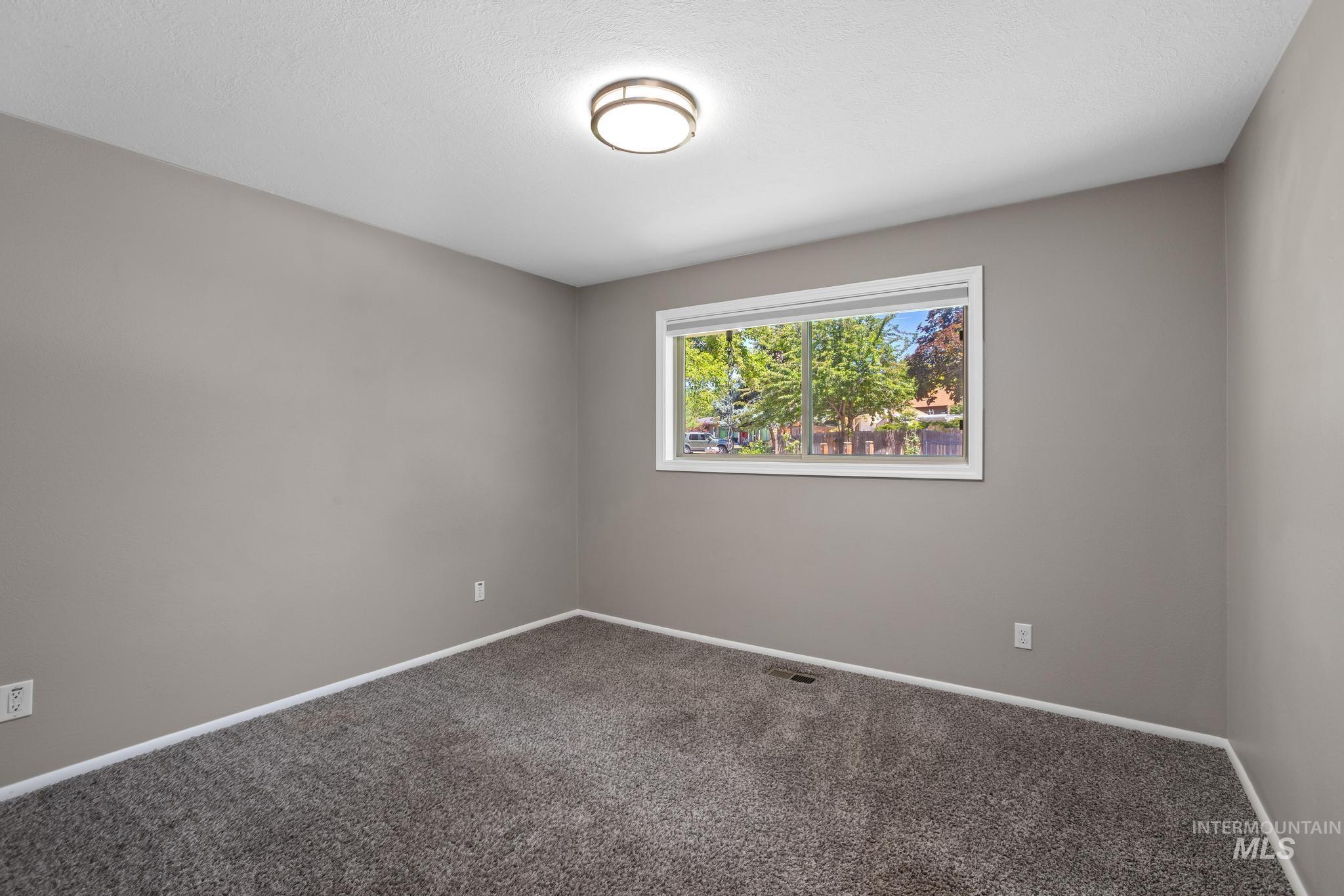 7201 W Maxwell, Boise, Idaho 83704, 5 Bedrooms, 2 Bathrooms, Residential For Sale, Price $699,900, 98989672