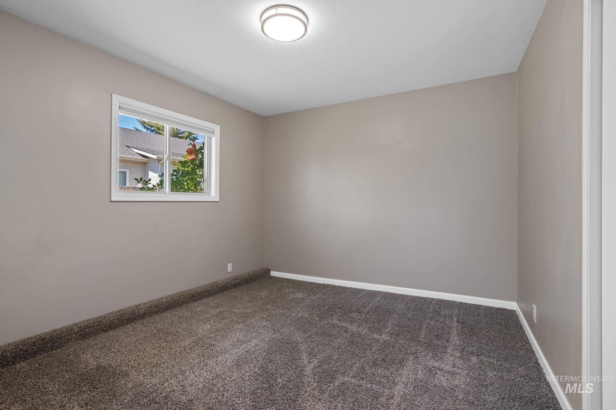 7201 W Maxwell, Boise, Idaho 83704, 5 Bedrooms, 2 Bathrooms, Residential For Sale, Price $699,900, 98989672