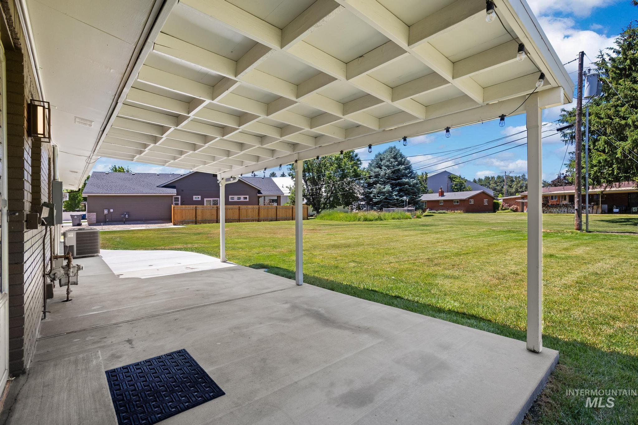 7201 W Maxwell, Boise, Idaho 83704, 5 Bedrooms, 2 Bathrooms, Residential For Sale, Price $699,900, 98989672