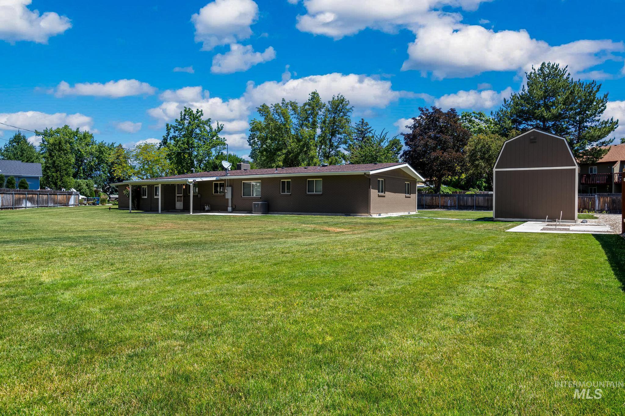 7201 W Maxwell, Boise, Idaho 83704, 5 Bedrooms, 2 Bathrooms, Residential For Sale, Price $699,900, 98989672