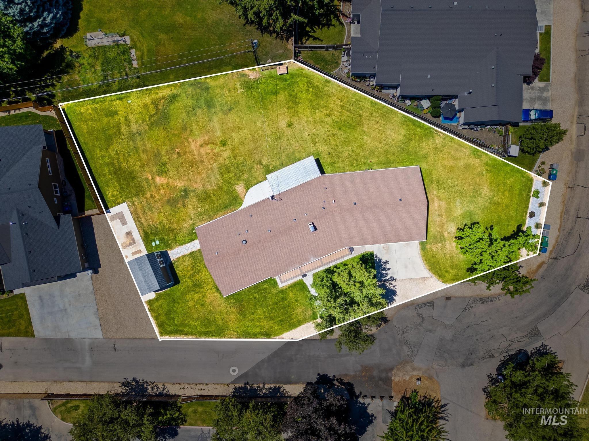 7201 W Maxwell, Boise, Idaho 83704, 5 Bedrooms, 2 Bathrooms, Residential For Sale, Price $699,900, 98989672