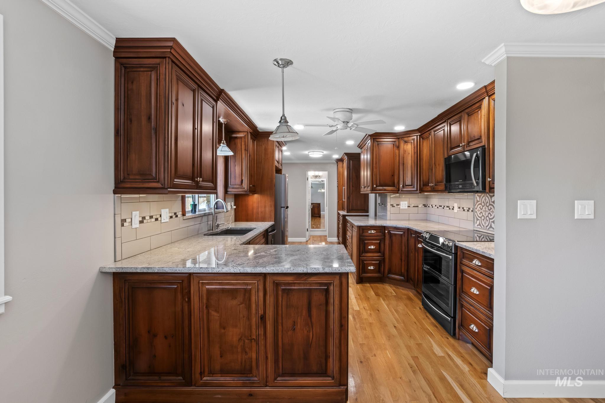 7201 W Maxwell, Boise, Idaho 83704, 5 Bedrooms, 2 Bathrooms, Residential For Sale, Price $699,900, 98989672