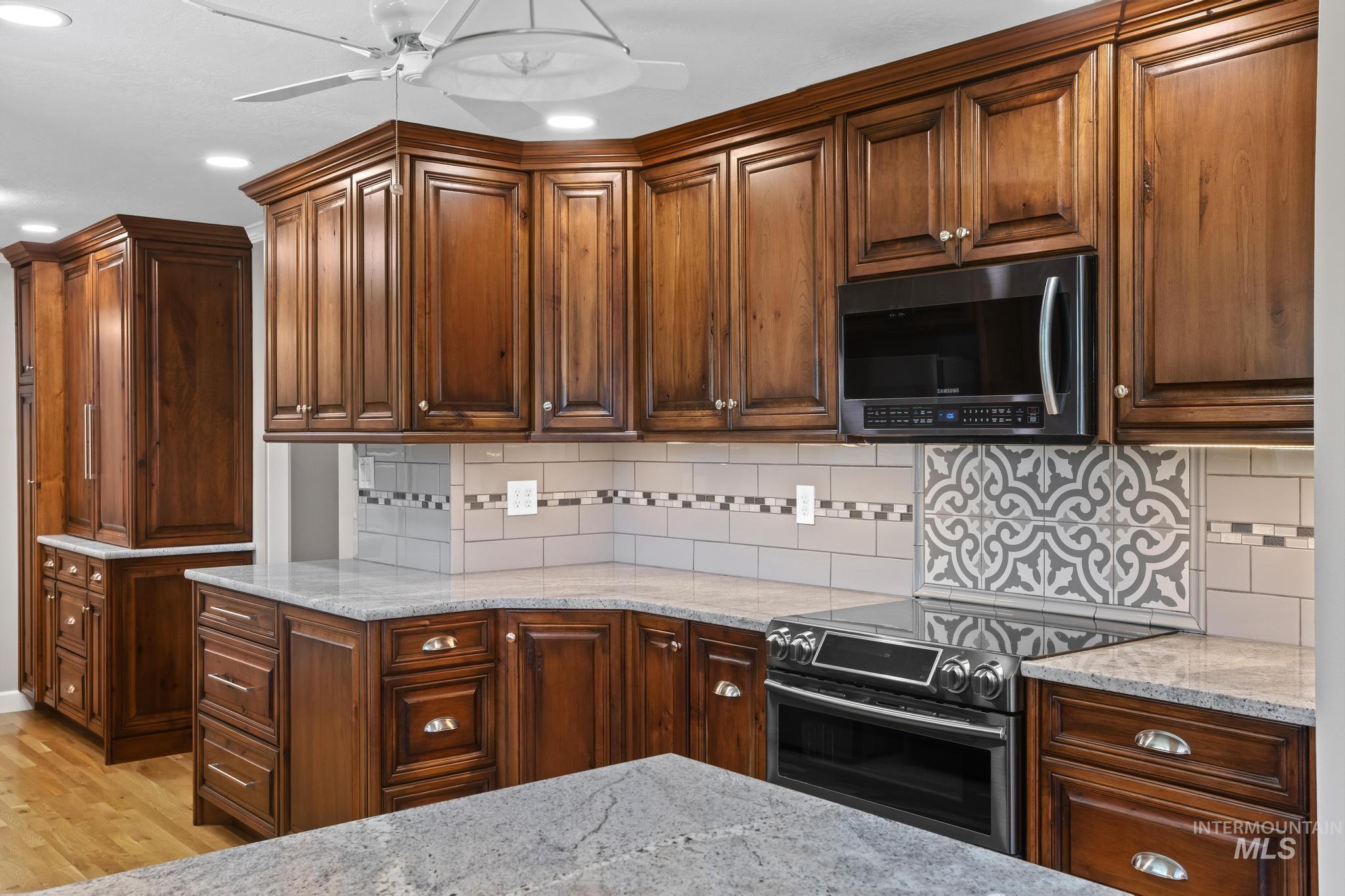 7201 W Maxwell, Boise, Idaho 83704, 5 Bedrooms, 2 Bathrooms, Residential For Sale, Price $699,900, 98989672