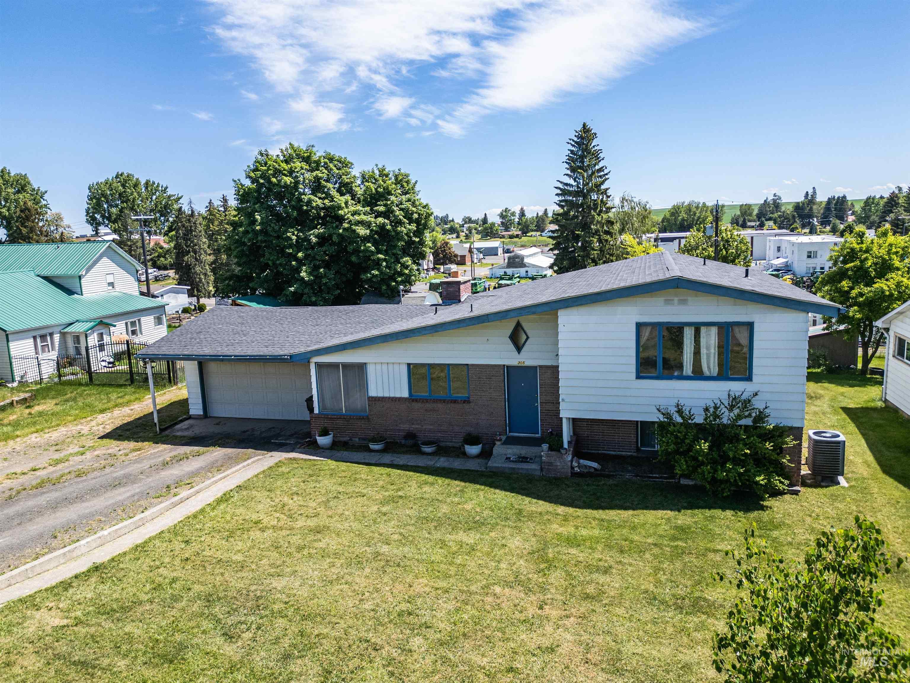 305 Walnut Street, Nezperce, Idaho 83543, 3 Bedrooms, 2 Bathrooms, Residential For Sale, Price $300,000, 98989678