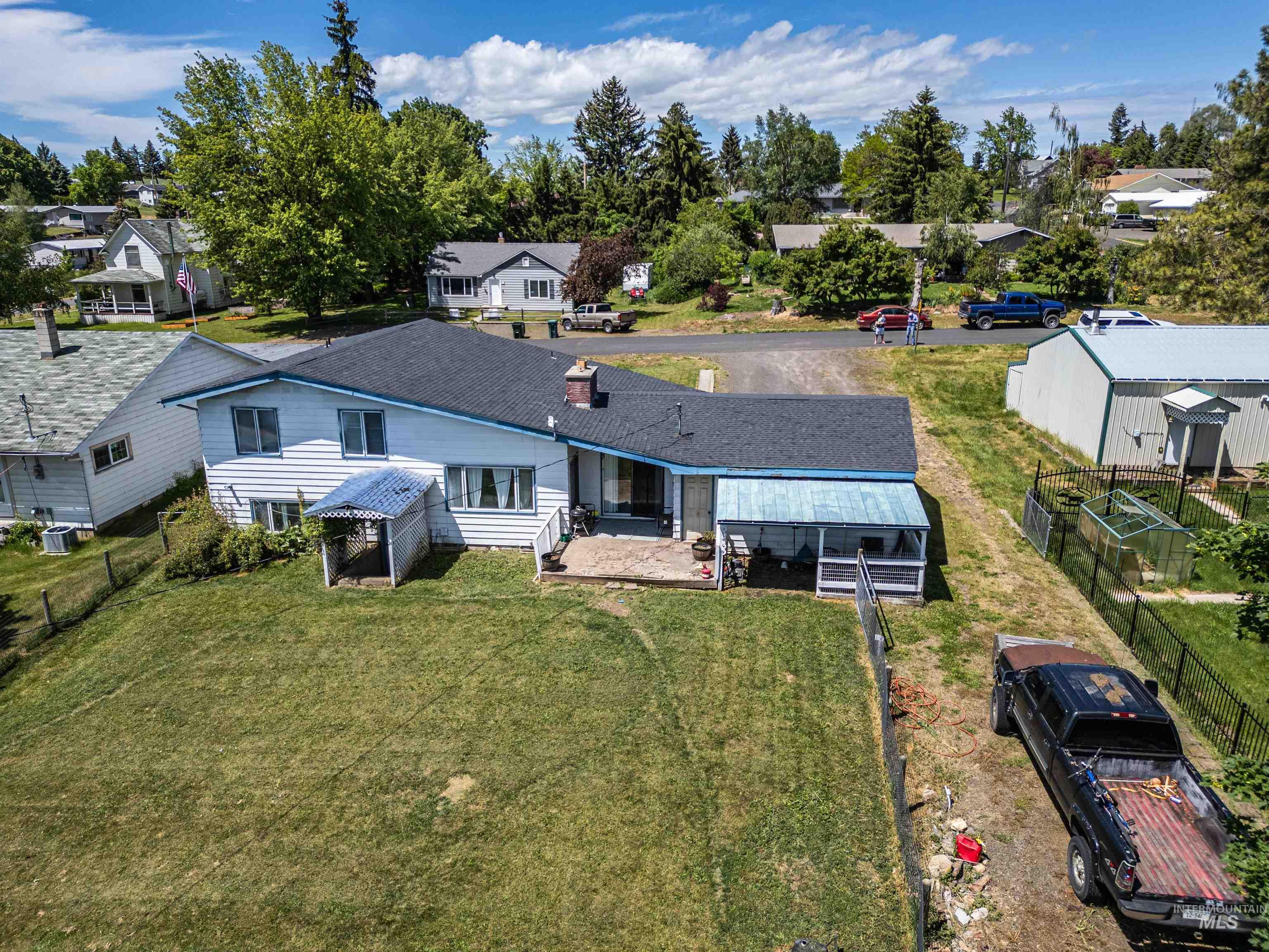 305 Walnut Street, Nezperce, Idaho 83543, 3 Bedrooms, 2 Bathrooms, Residential For Sale, Price $300,000, 98989678