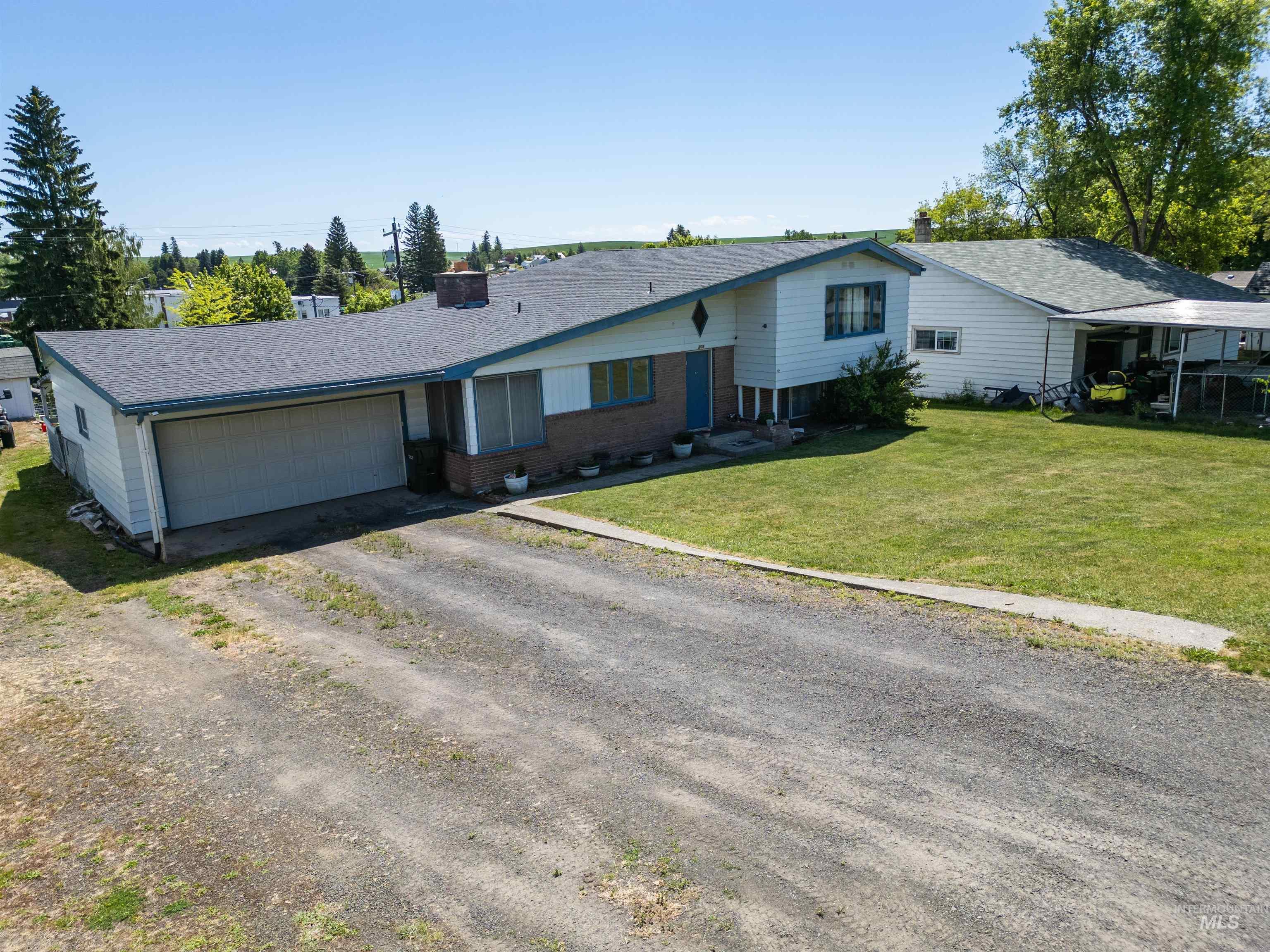 305 Walnut Street, Nezperce, Idaho 83543, 3 Bedrooms, 2 Bathrooms, Residential For Sale, Price $300,000, 98989678