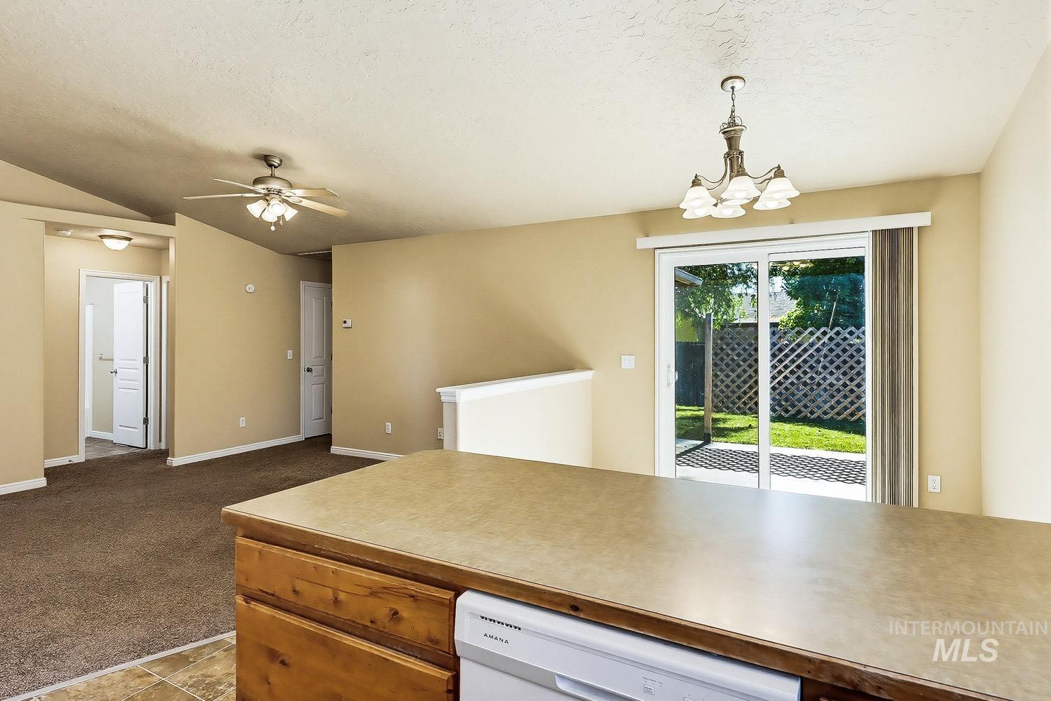 814 Sioux Ave, Emmett, Idaho 83617-4011, 3 Bedrooms, 2 Bathrooms, Residential For Sale, Price $316,000, 98989680
