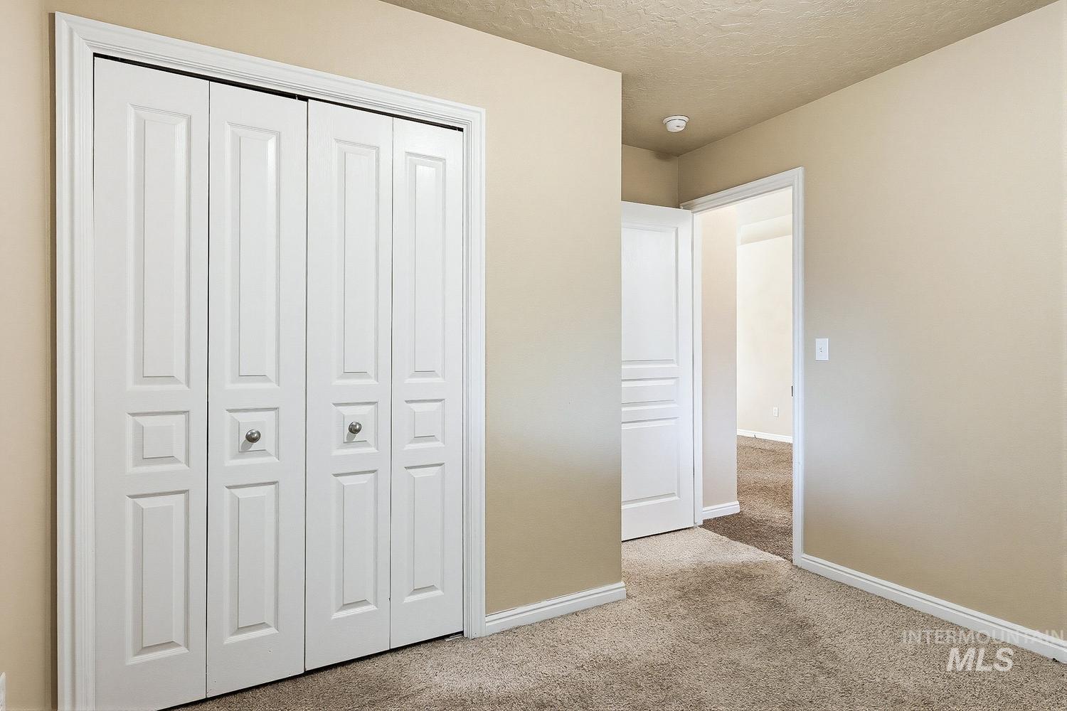 814 Sioux Ave, Emmett, Idaho 83617-4011, 3 Bedrooms, 2 Bathrooms, Residential For Sale, Price $316,000, 98989680