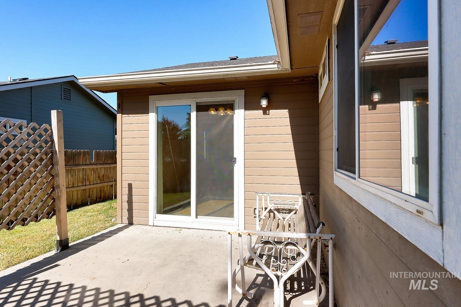 814 Sioux Ave, Emmett, Idaho 83617-4011, 3 Bedrooms, 2 Bathrooms, Residential For Sale, Price $316,000, 98989680
