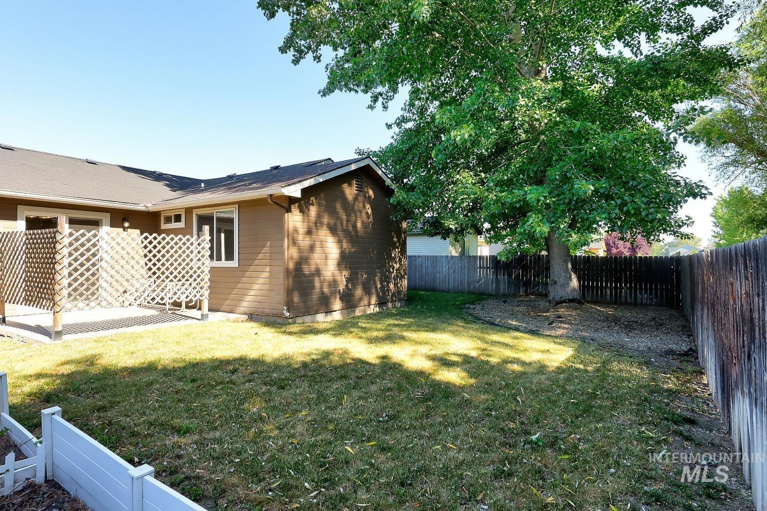814 Sioux Ave, Emmett, Idaho 83617-4011, 3 Bedrooms, 2 Bathrooms, Residential For Sale, Price $316,000, 98989680