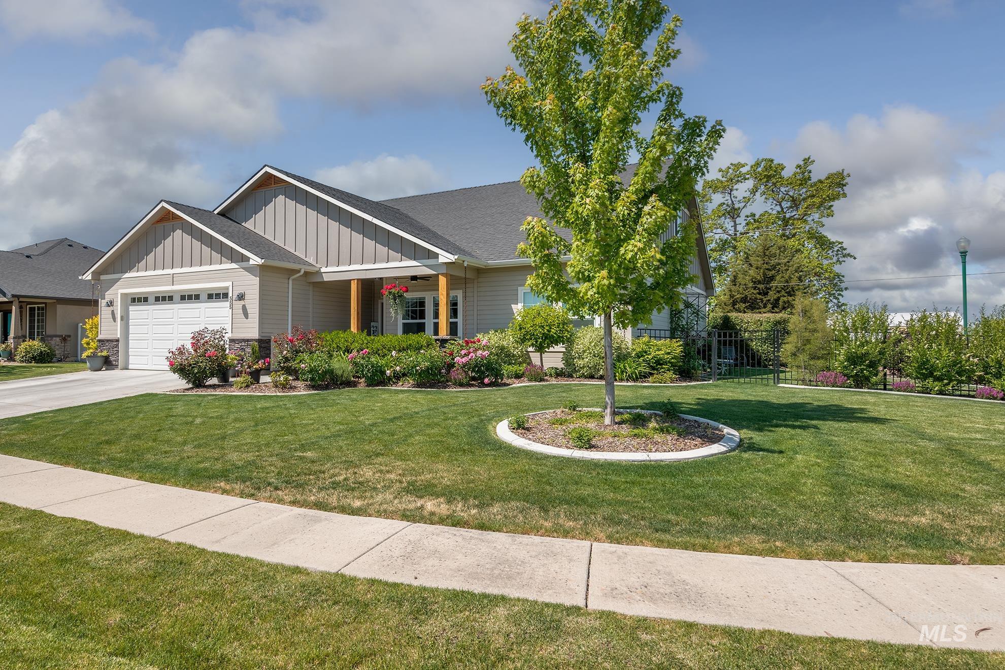 555 Syringa Falls Ct, Fruitland, Idaho 83619, 4 Bedrooms, 3 Bathrooms, Residential For Sale, Price $509,900, 98989681
