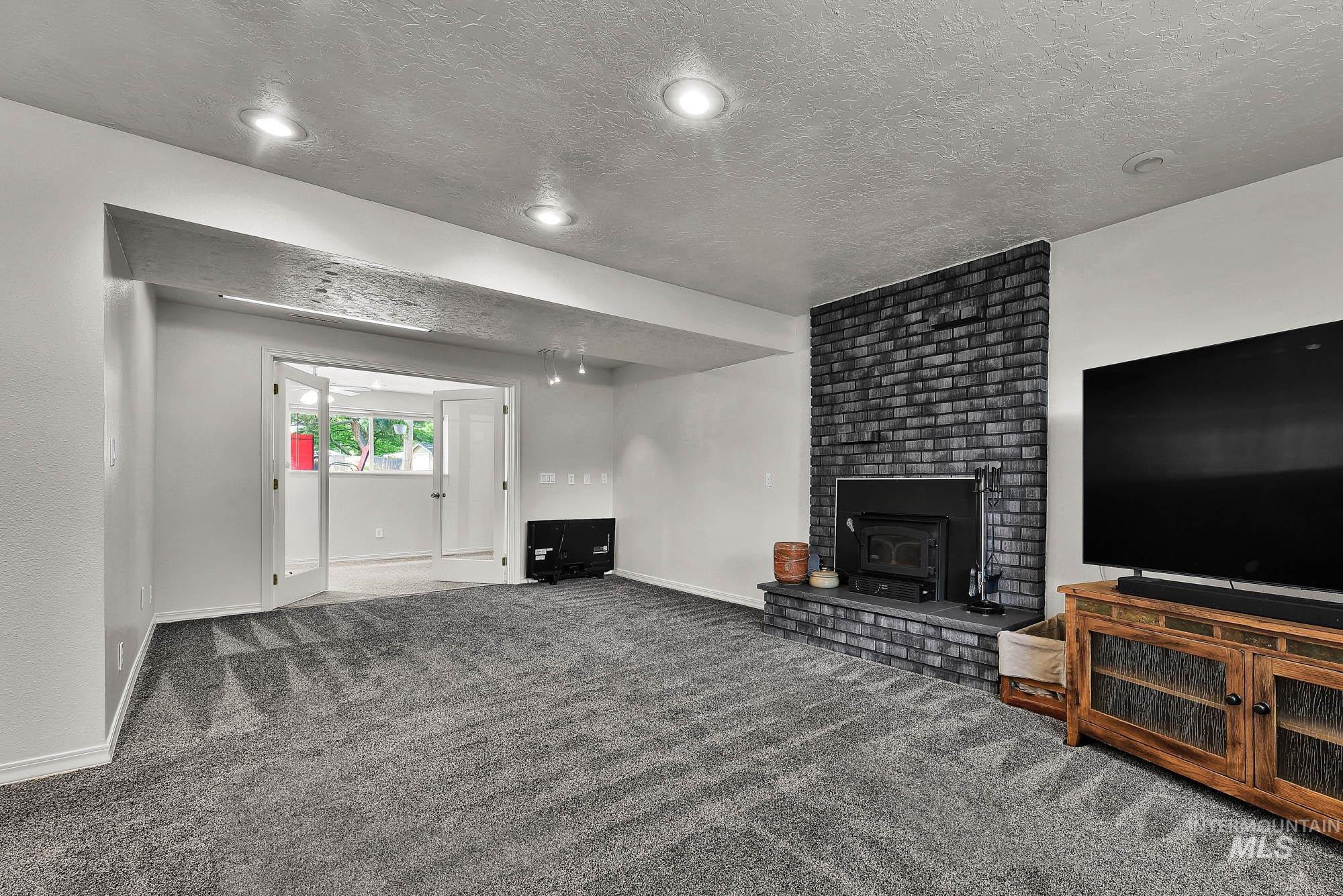 2911 S Holden Ave, Boise, Idaho 83706, 5 Bedrooms, 2 Bathrooms, Residential For Sale, Price $749,000, 98989691
