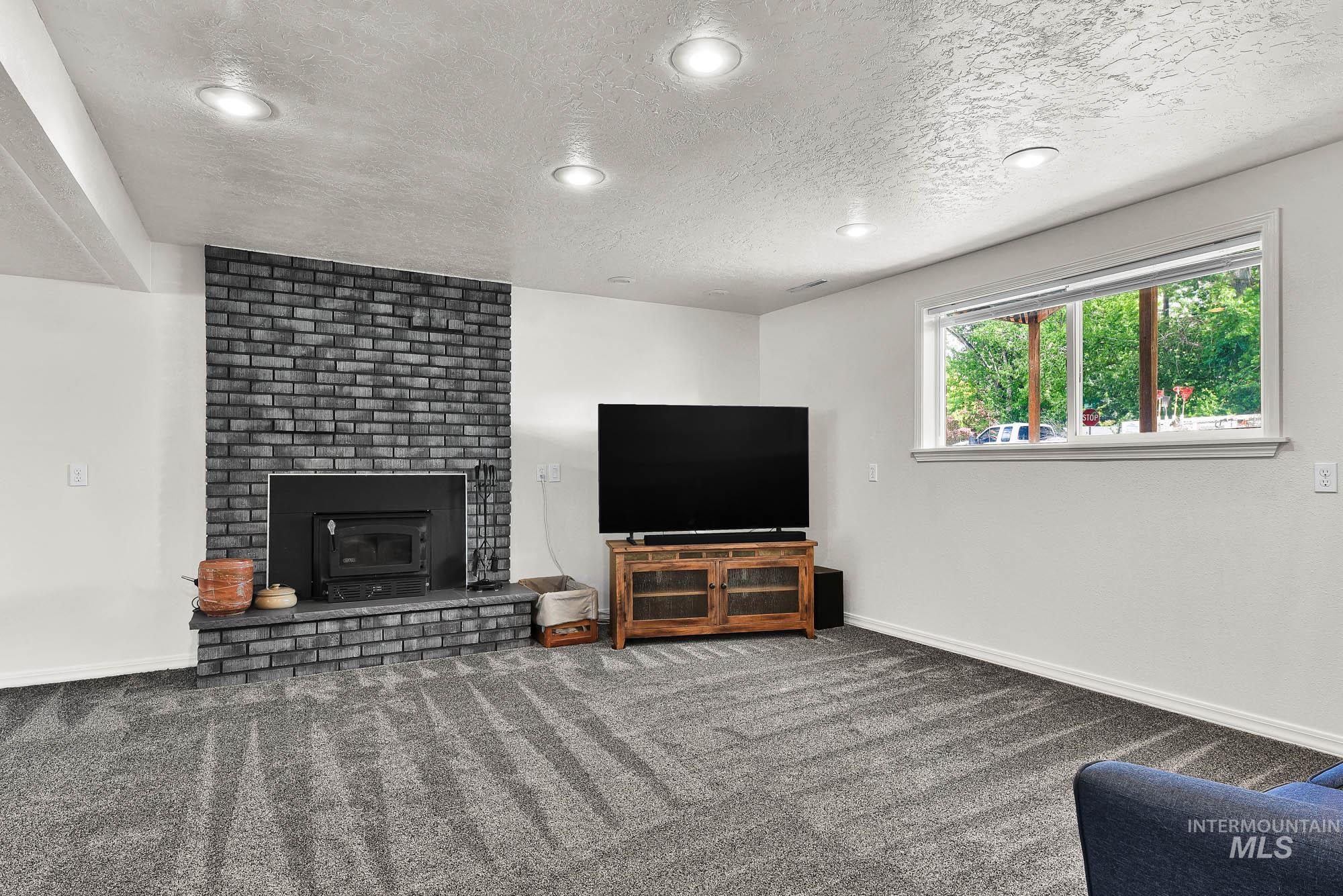 2911 S Holden Ave, Boise, Idaho 83706, 5 Bedrooms, 2 Bathrooms, Residential For Sale, Price $749,000, 98989691