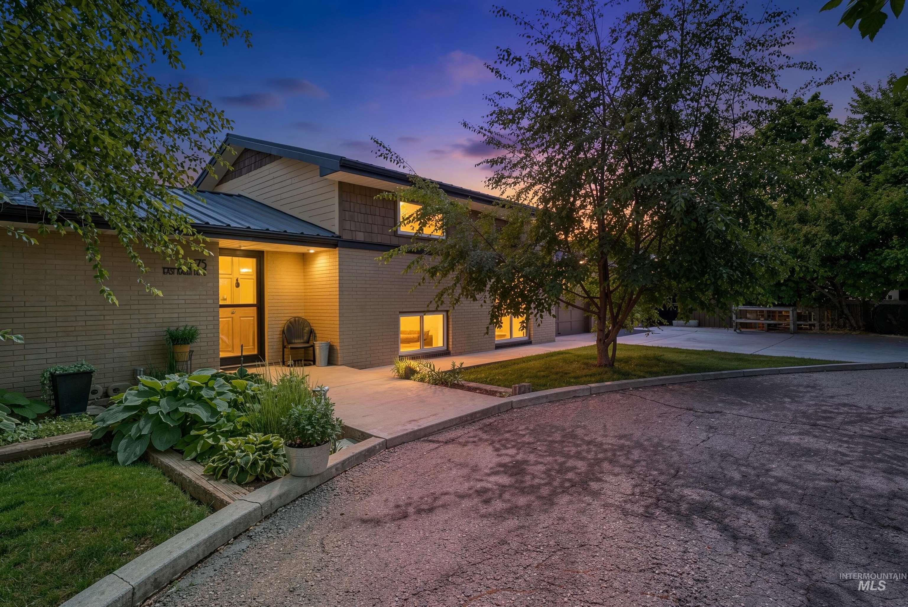 2175 E Karen Drive, Meridian, Idaho 83646, 3 Bedrooms, 2 Bathrooms, Residential For Sale, Price $875,000, 98989692
