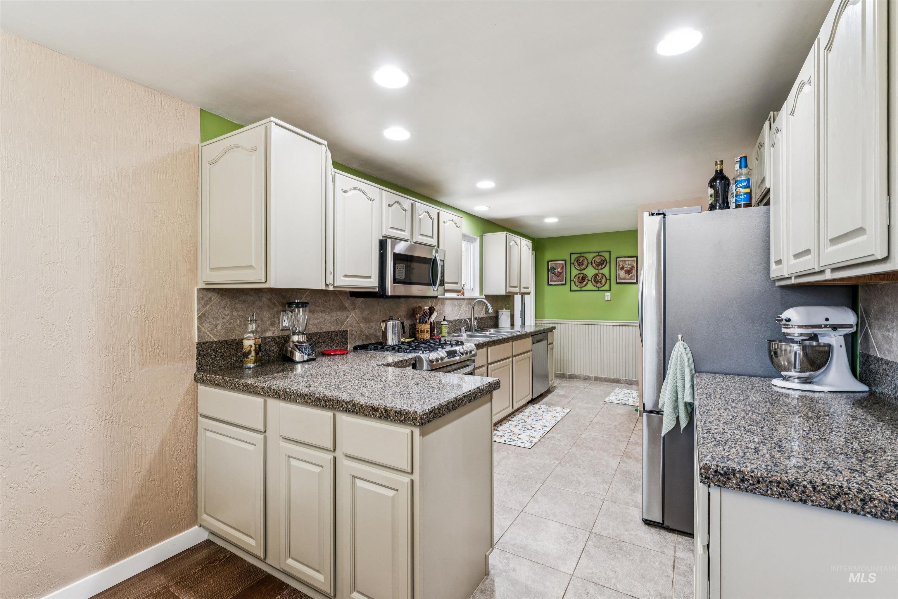 2175 E Karen Drive, Meridian, Idaho 83646, 3 Bedrooms, 2 Bathrooms, Residential For Sale, Price $934,900,MLS 98989692