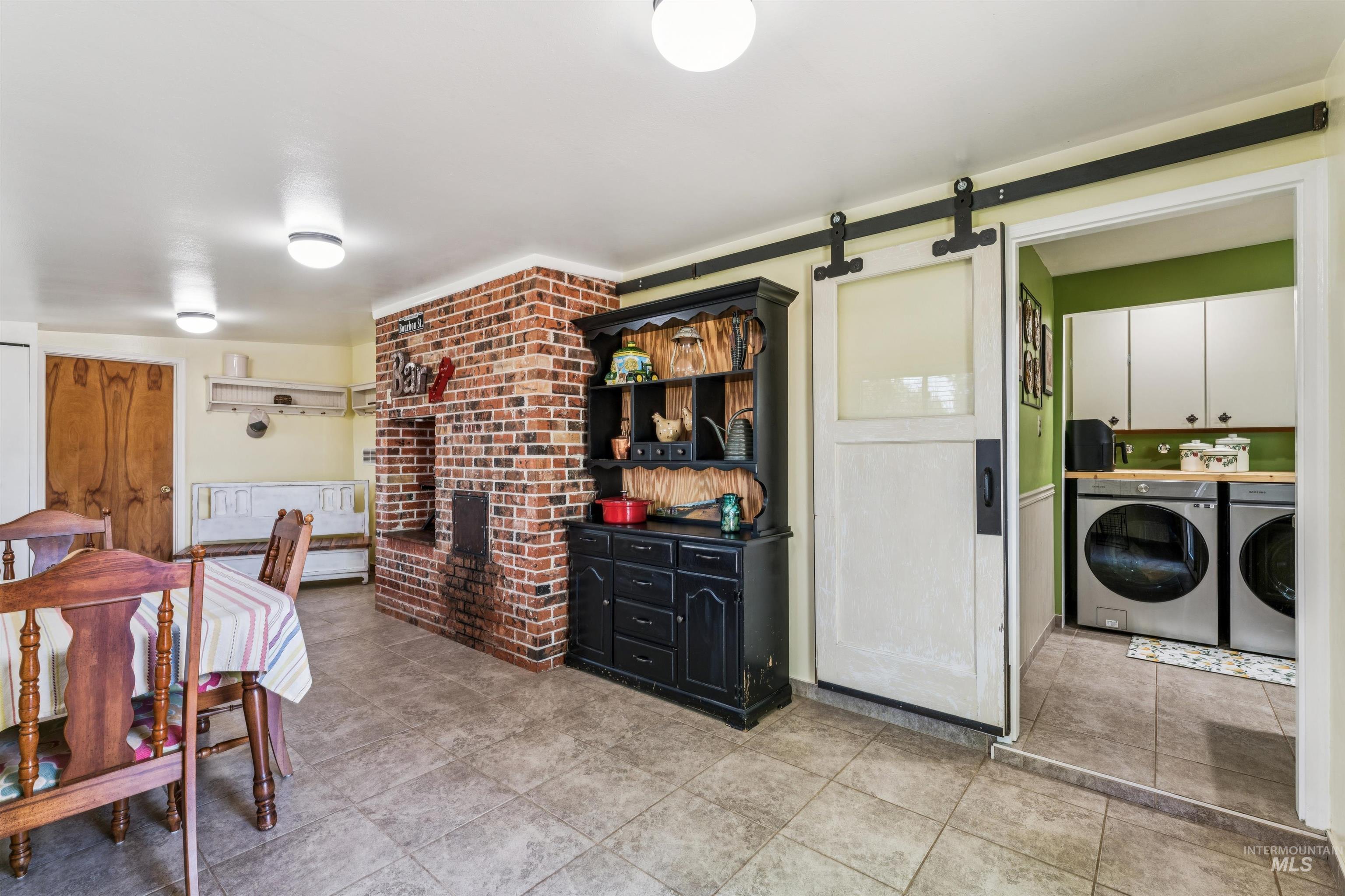 2175 E Karen Drive, Meridian, Idaho 83646, 3 Bedrooms, 2 Bathrooms, Residential For Sale, Price $875,000, 98989692