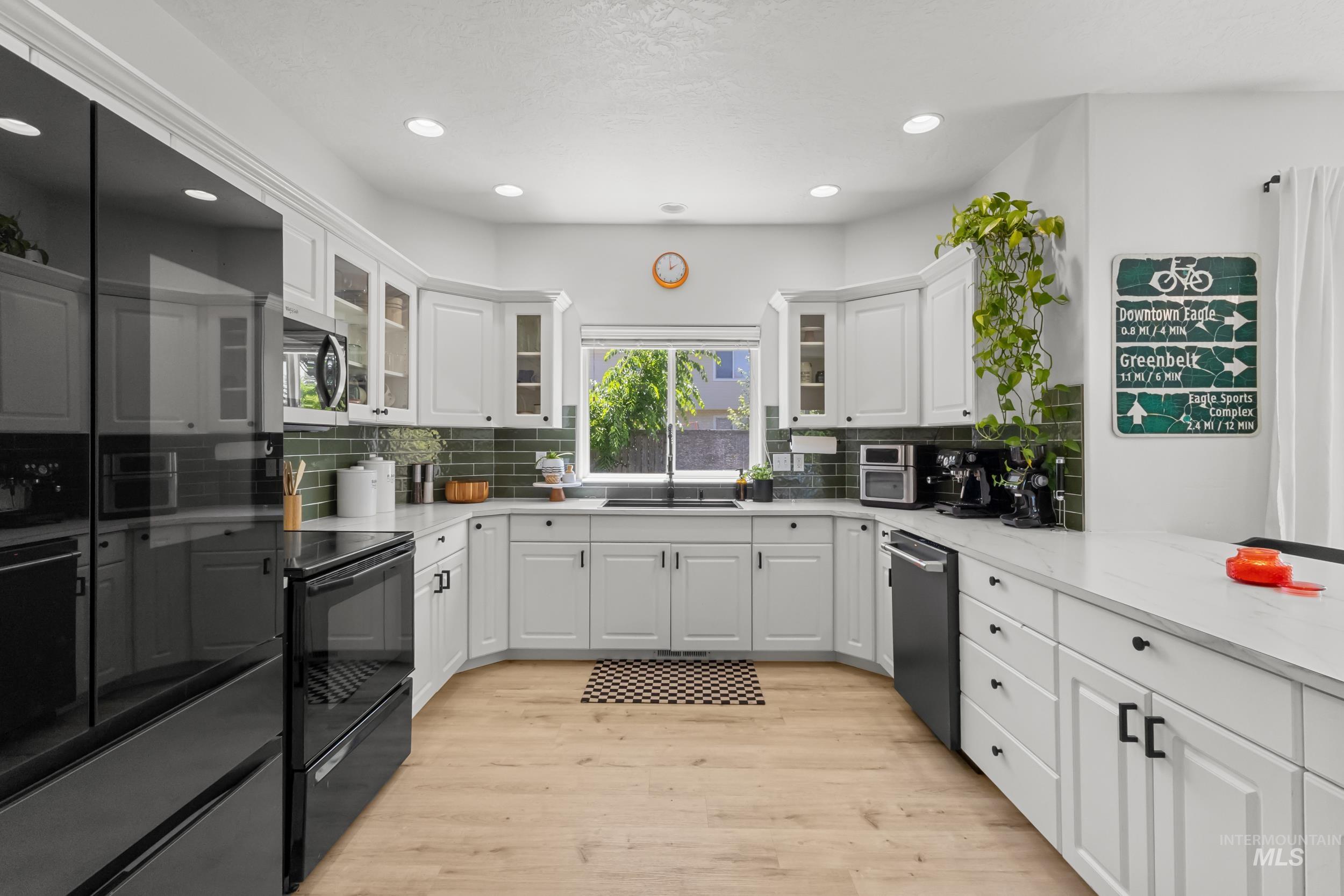 1935 W Parkstone St, Meridian, Idaho 83646, 4 Bedrooms, 2.5 Bathrooms, Residential For Sale, Price $550,000, 98989693