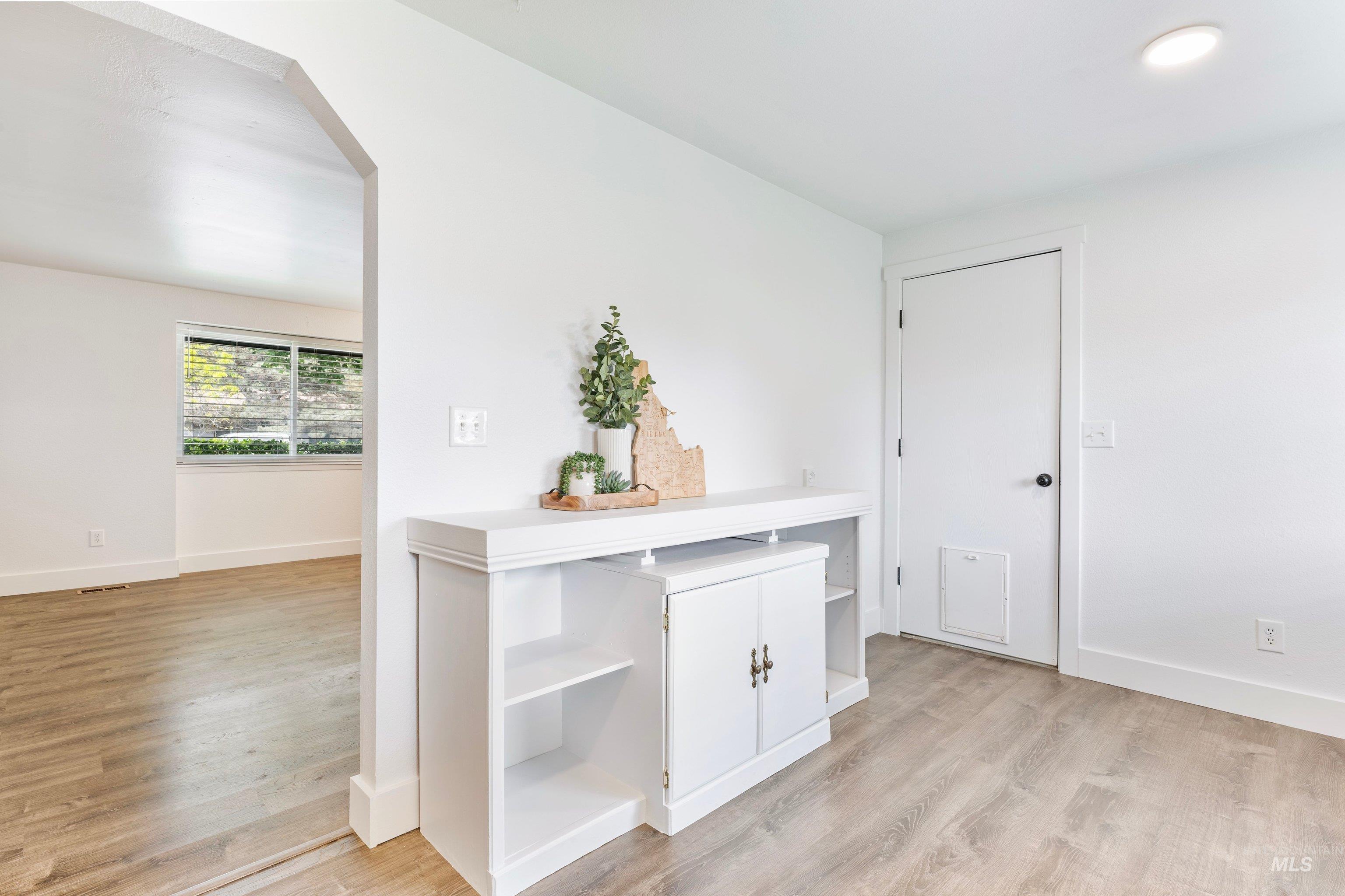 2950 N Cribbens Ave, Boise, Idaho 83713, 2 Bedrooms, 1 Bathroom, Residential For Sale, Price $300,000,MLS 98989696