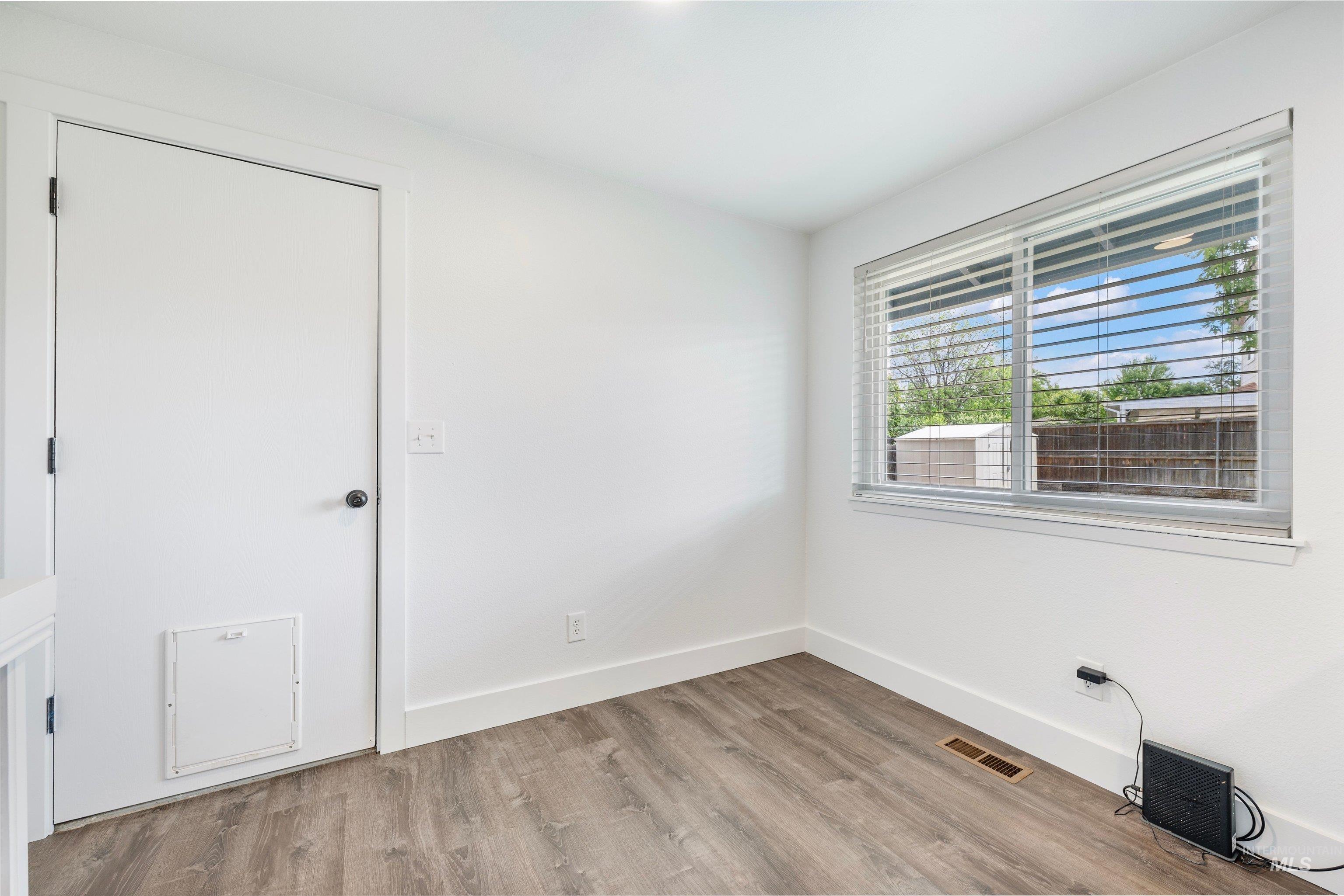 2950 N Cribbens Ave, Boise, Idaho 83713, 2 Bedrooms, 1 Bathroom, Residential For Sale, Price $300,000,MLS 98989696