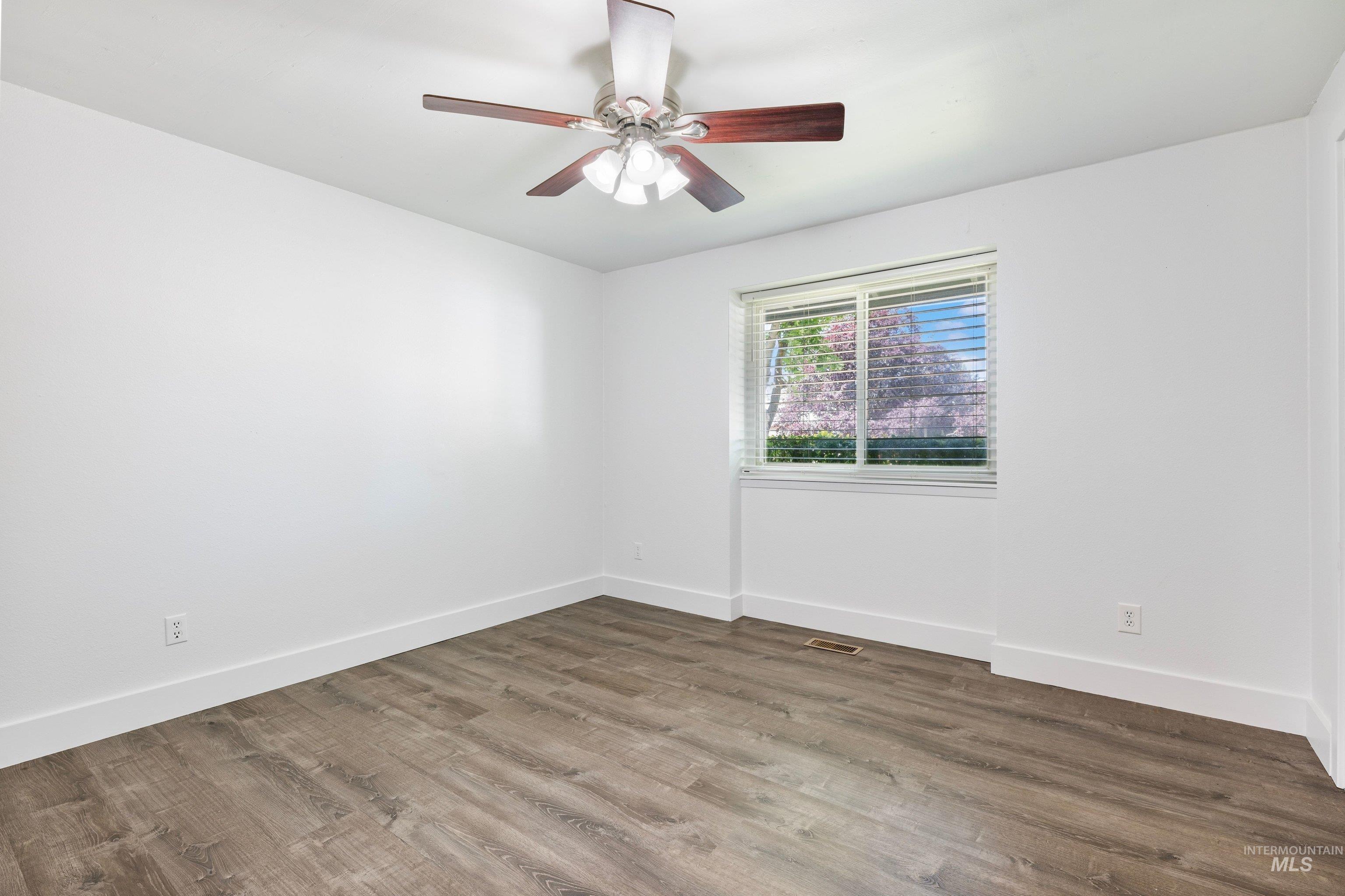 2950 N Cribbens Ave, Boise, Idaho 83713, 2 Bedrooms, 1 Bathroom, Residential For Sale, Price $300,000,MLS 98989696