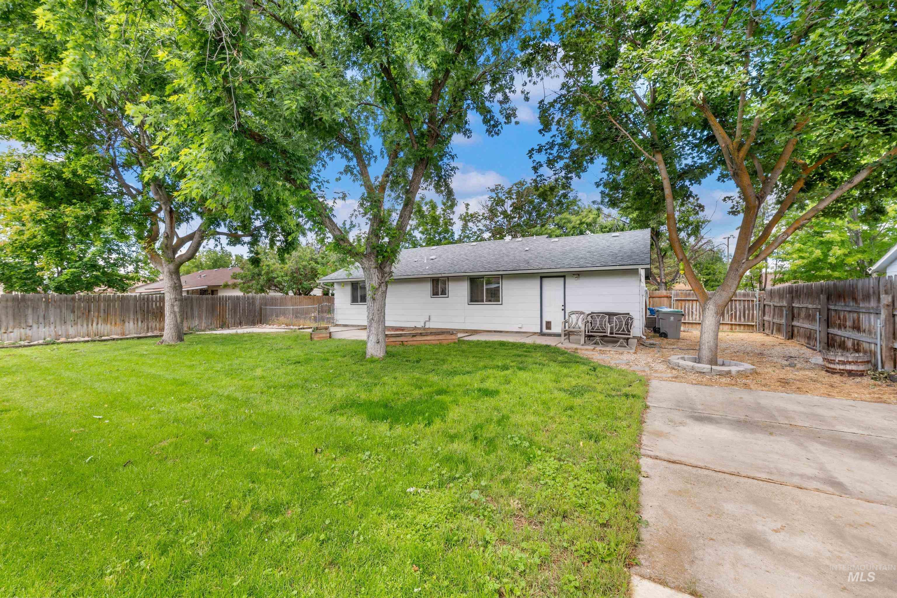 2950 N Cribbens Ave, Boise, Idaho 83713, 2 Bedrooms, 1 Bathroom, Residential For Sale, Price $300,000,MLS 98989696