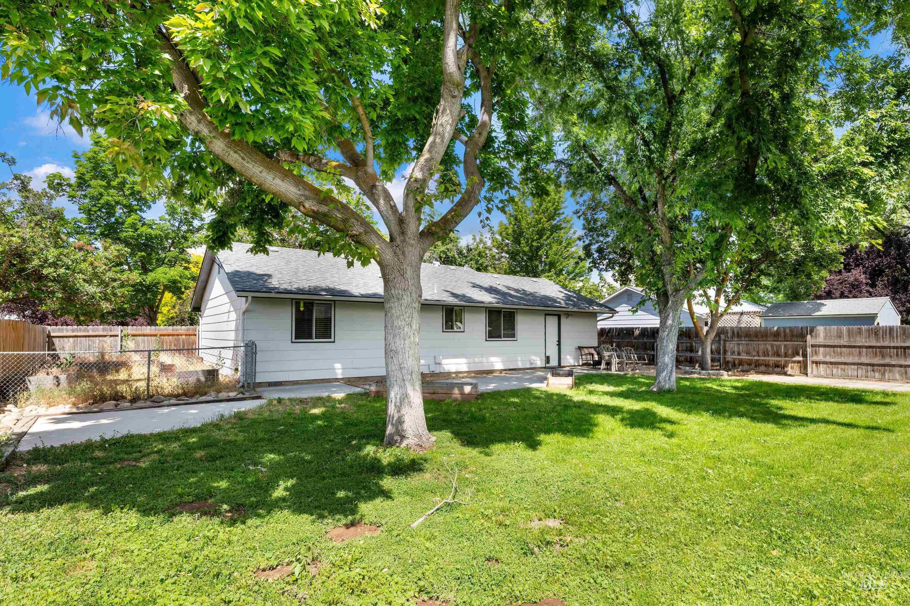 2950 N Cribbens Ave, Boise, Idaho 83713, 2 Bedrooms, 1 Bathroom, Residential For Sale, Price $300,000,MLS 98989696