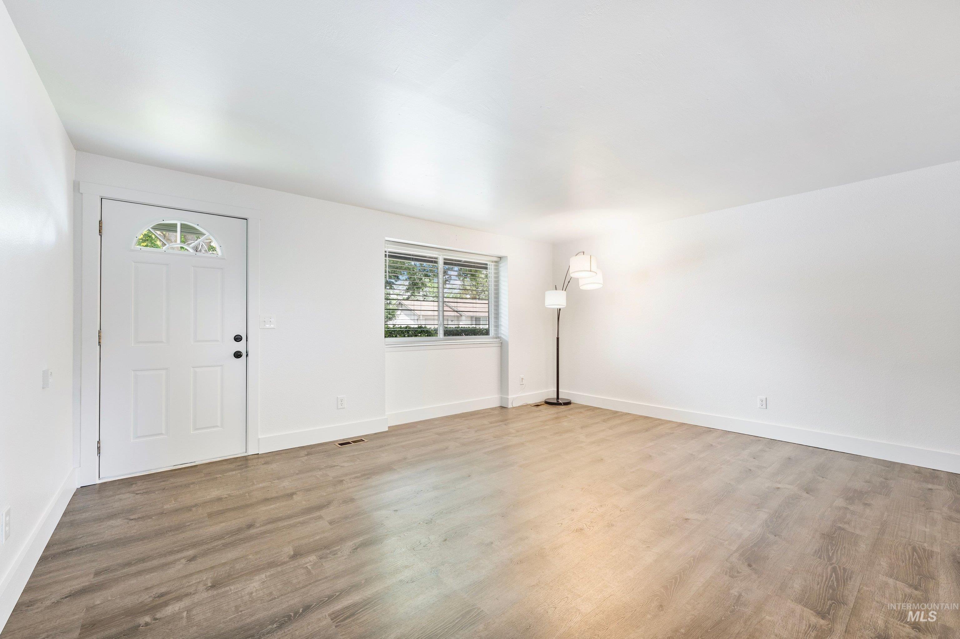 2950 N Cribbens Ave, Boise, Idaho 83713, 2 Bedrooms, 1 Bathroom, Residential For Sale, Price $300,000,MLS 98989696
