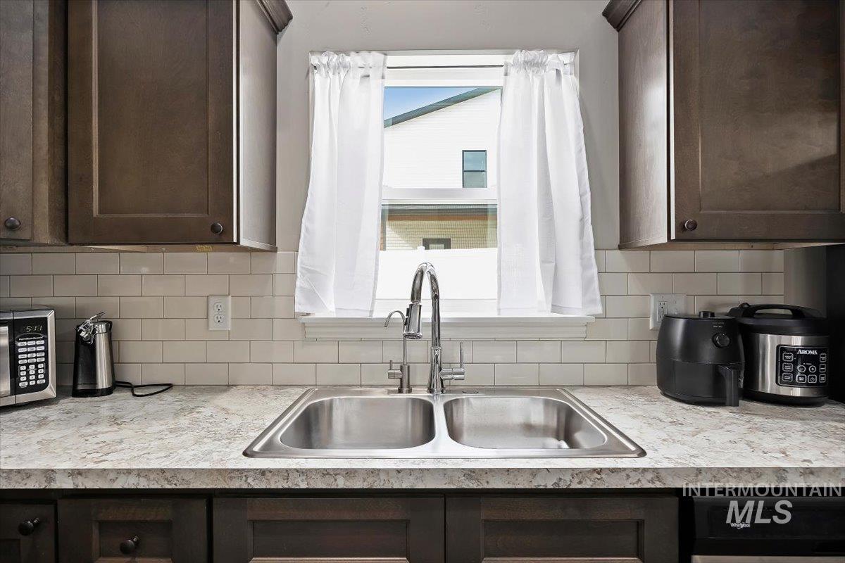 514 21st Ave E, Jerome, Idaho 83338, 3 Bedrooms, 2 Bathrooms, Residential For Sale, Price $342,000,MLS 98989697