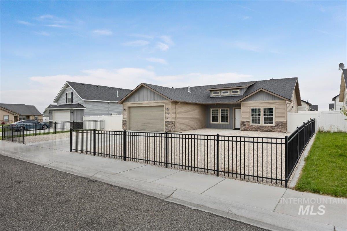 514 21st Ave E, Jerome, Idaho 83338, 3 Bedrooms, 2 Bathrooms, Residential For Sale, Price $342,000,MLS 98989697
