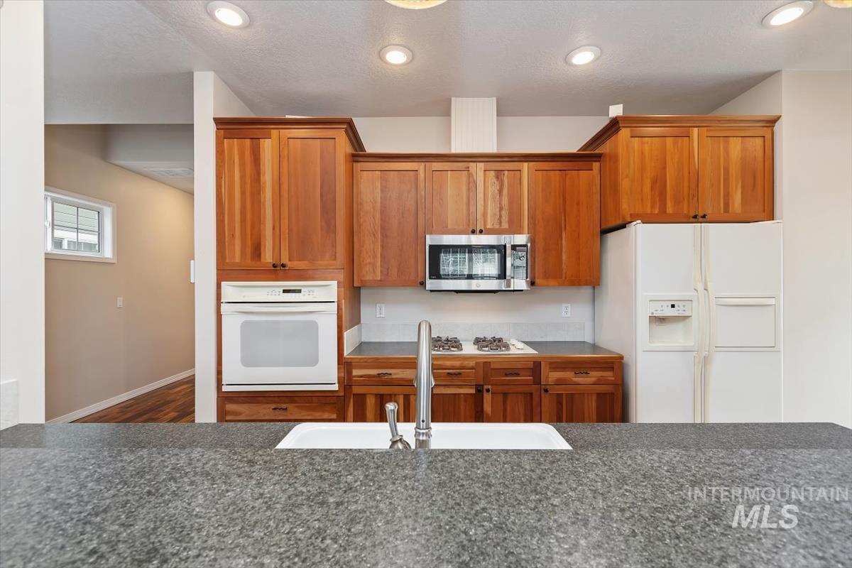 326 W Highland St, Boise, Idaho 83706-3924, 3 Bedrooms, 3.5 Bathrooms, Residential For Sale, Price $665,000,MLS 98989698